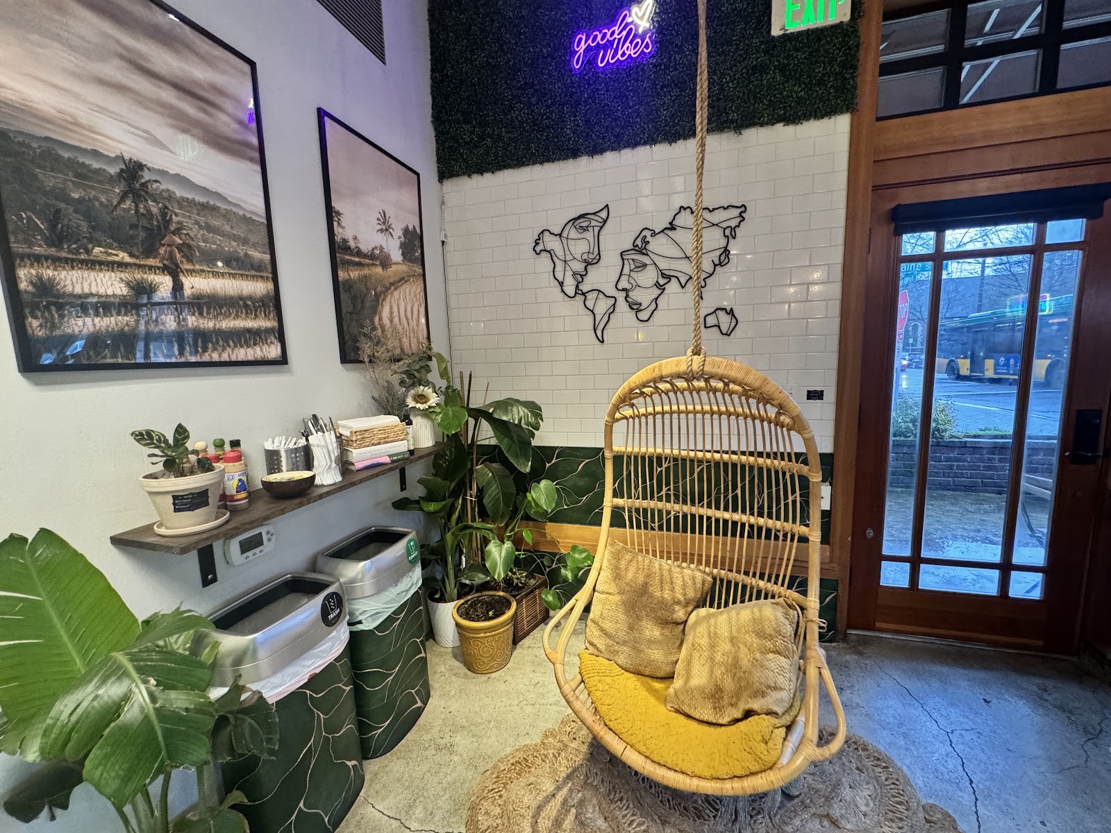 Skybowl Cafe: the place
