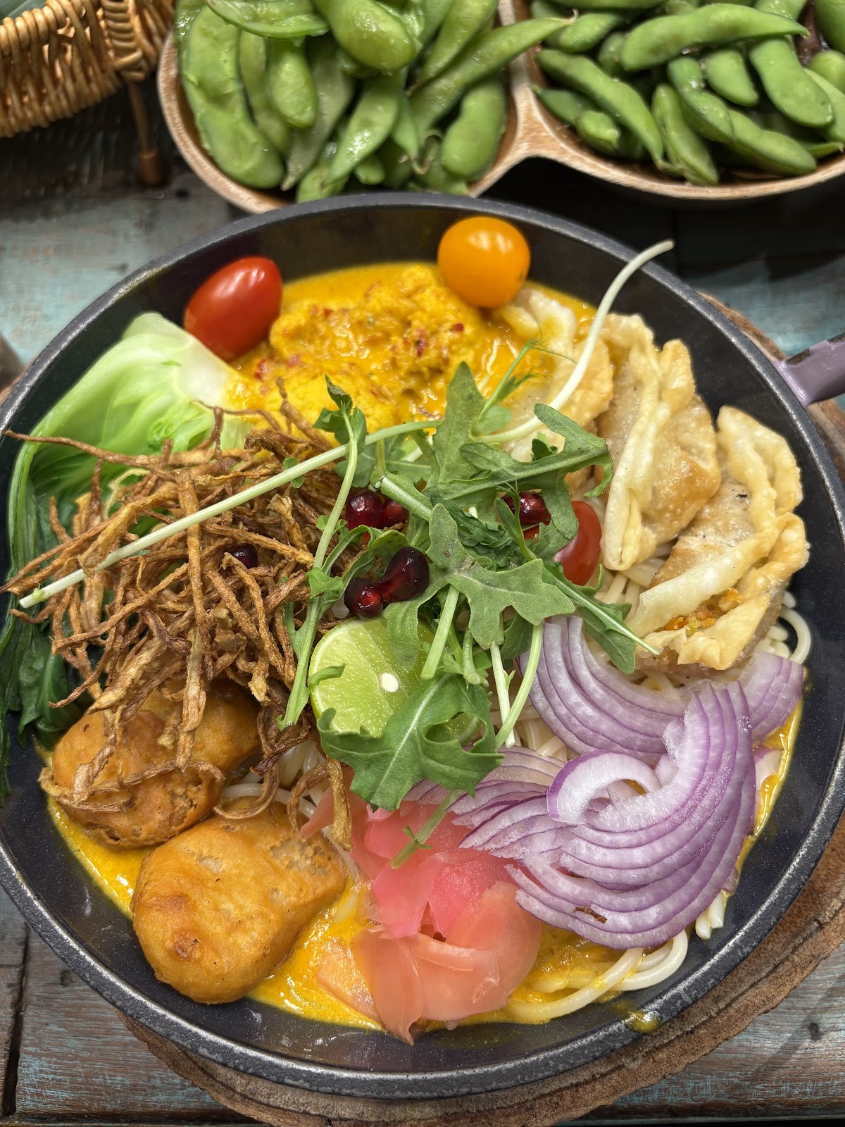 Mango Vegetarian & Vegan: food & drinks