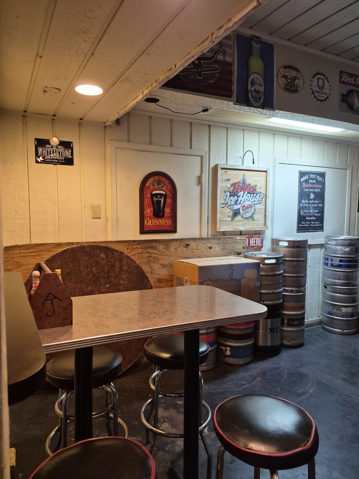 Billy's On Burnet: the place