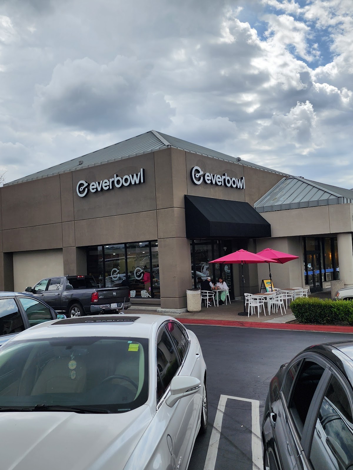 Everbowl Mission Valley: the place