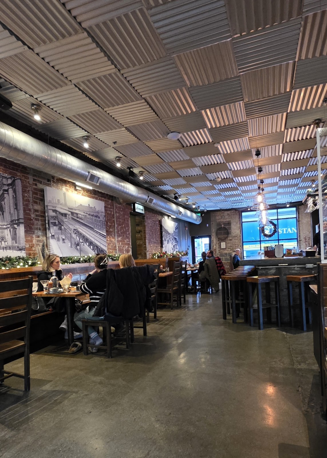 Front Street Cafe: the place