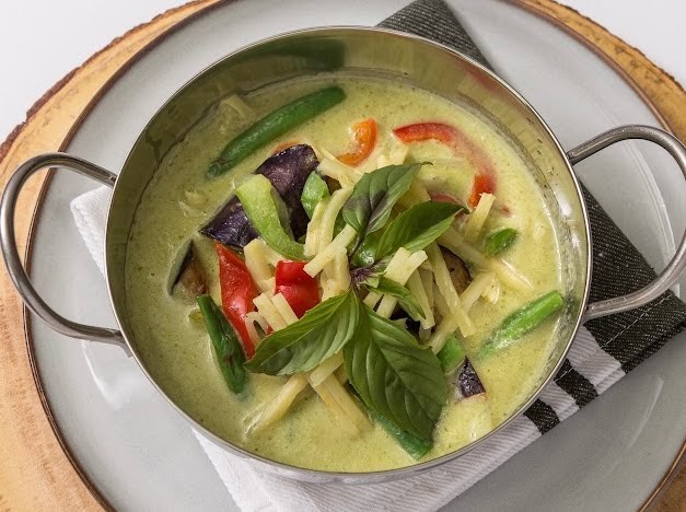 SAMATA THAI VEGAN HOUSE: food & drinks