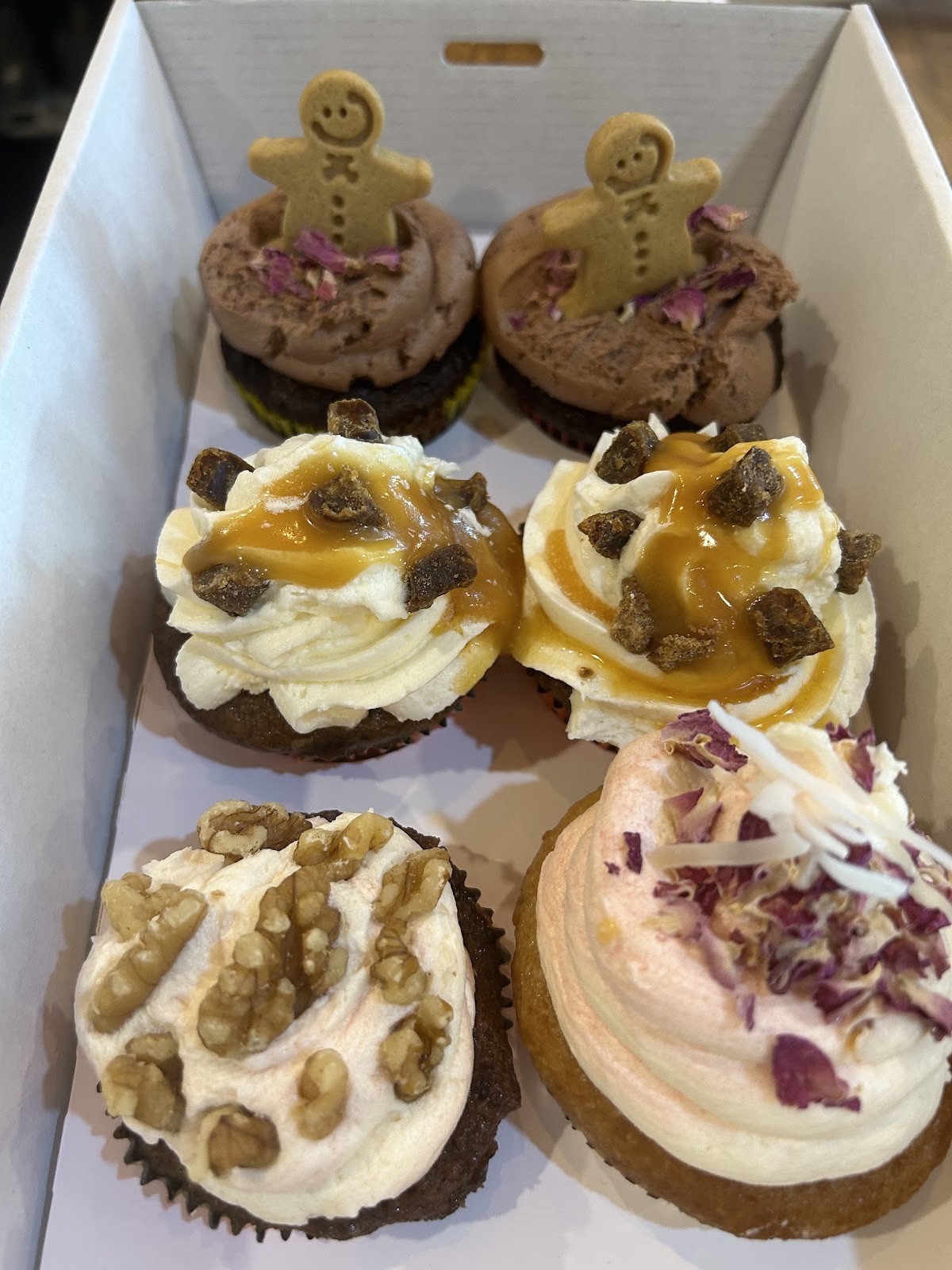 1two1 Vegan Cafe & Organic Grocer: food & drinks