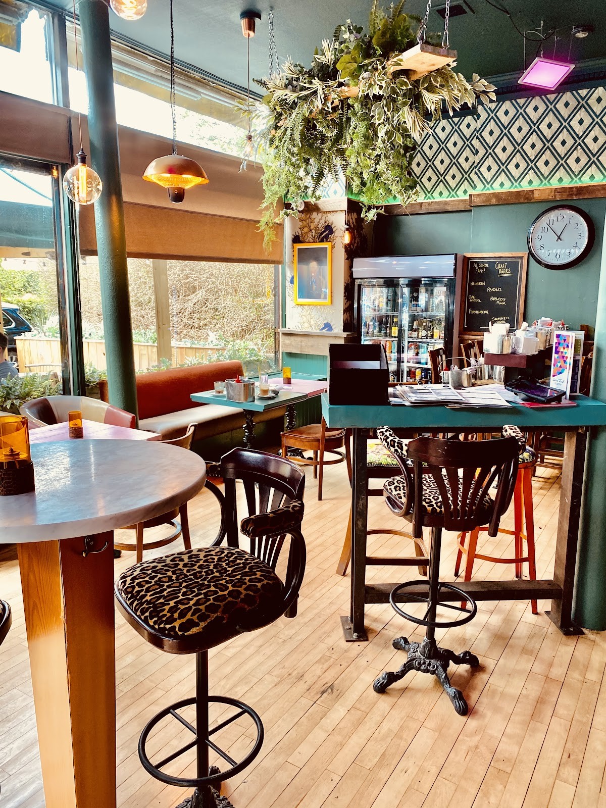 Stag and Thistle Bar & Restaurant: the place