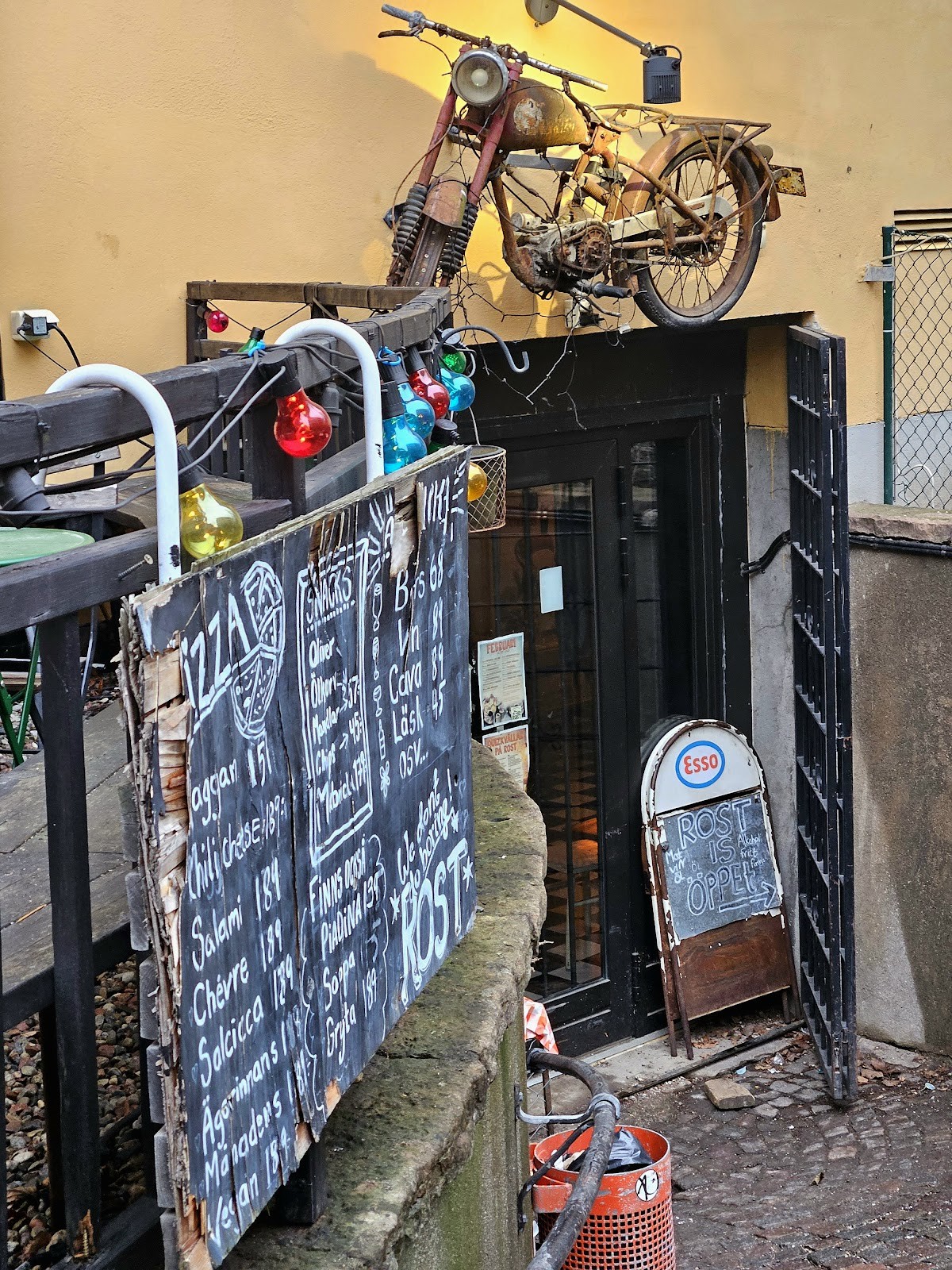 Rost: the place