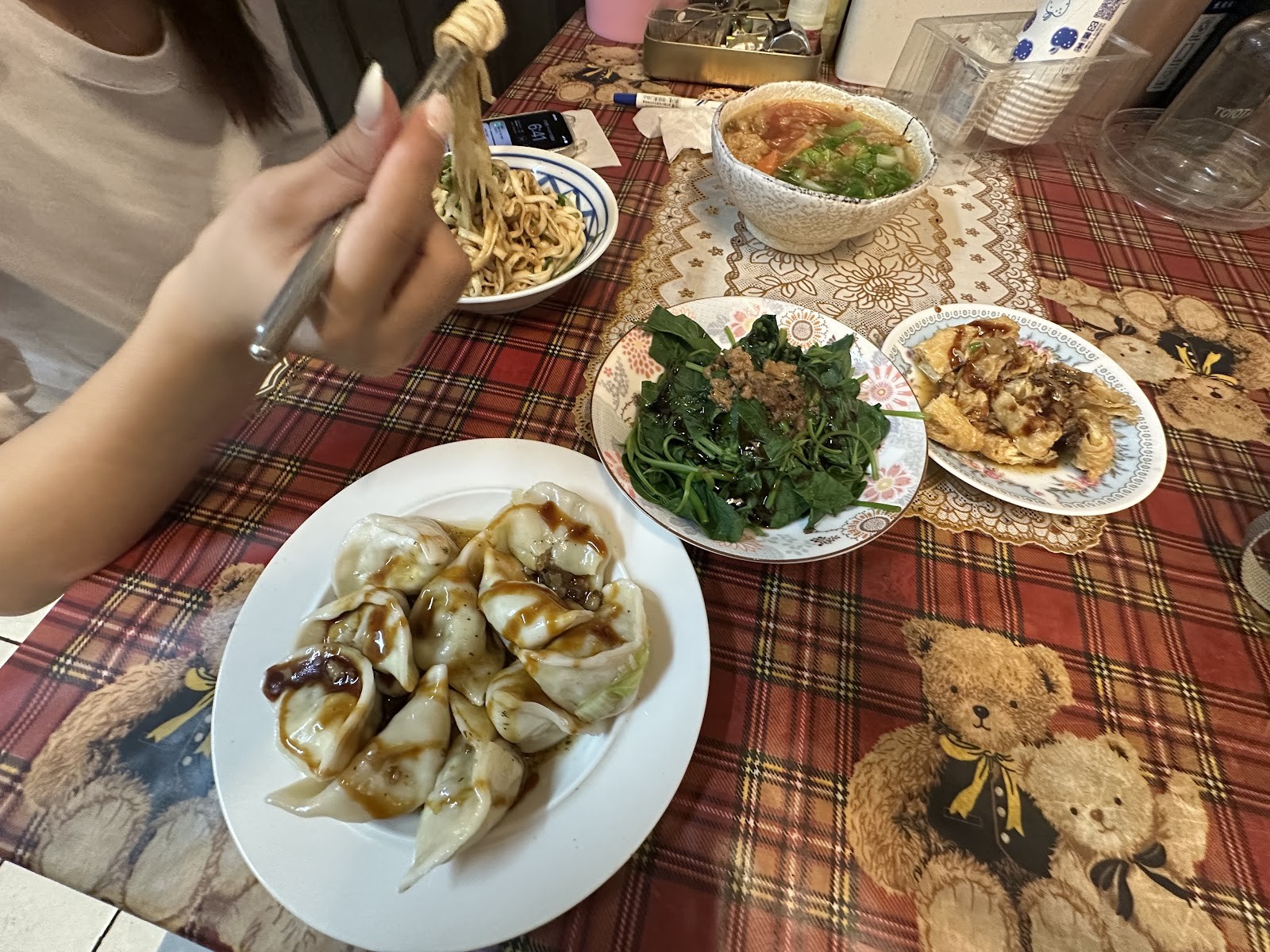 Zhāng TàiTài 張太太緣素食: food & drinks