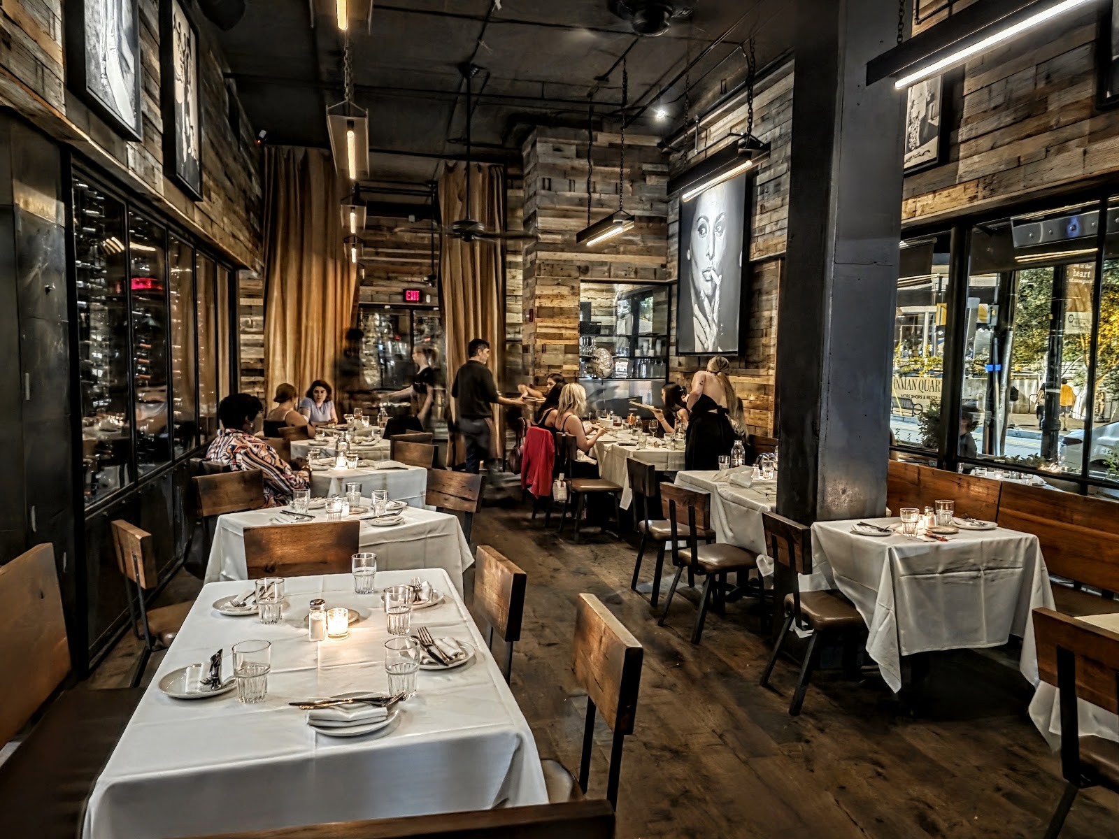 Barcelona Wine Bar: the place