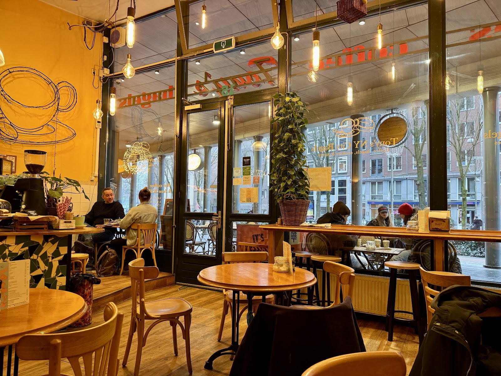 Tony's NY City Bagels: the place