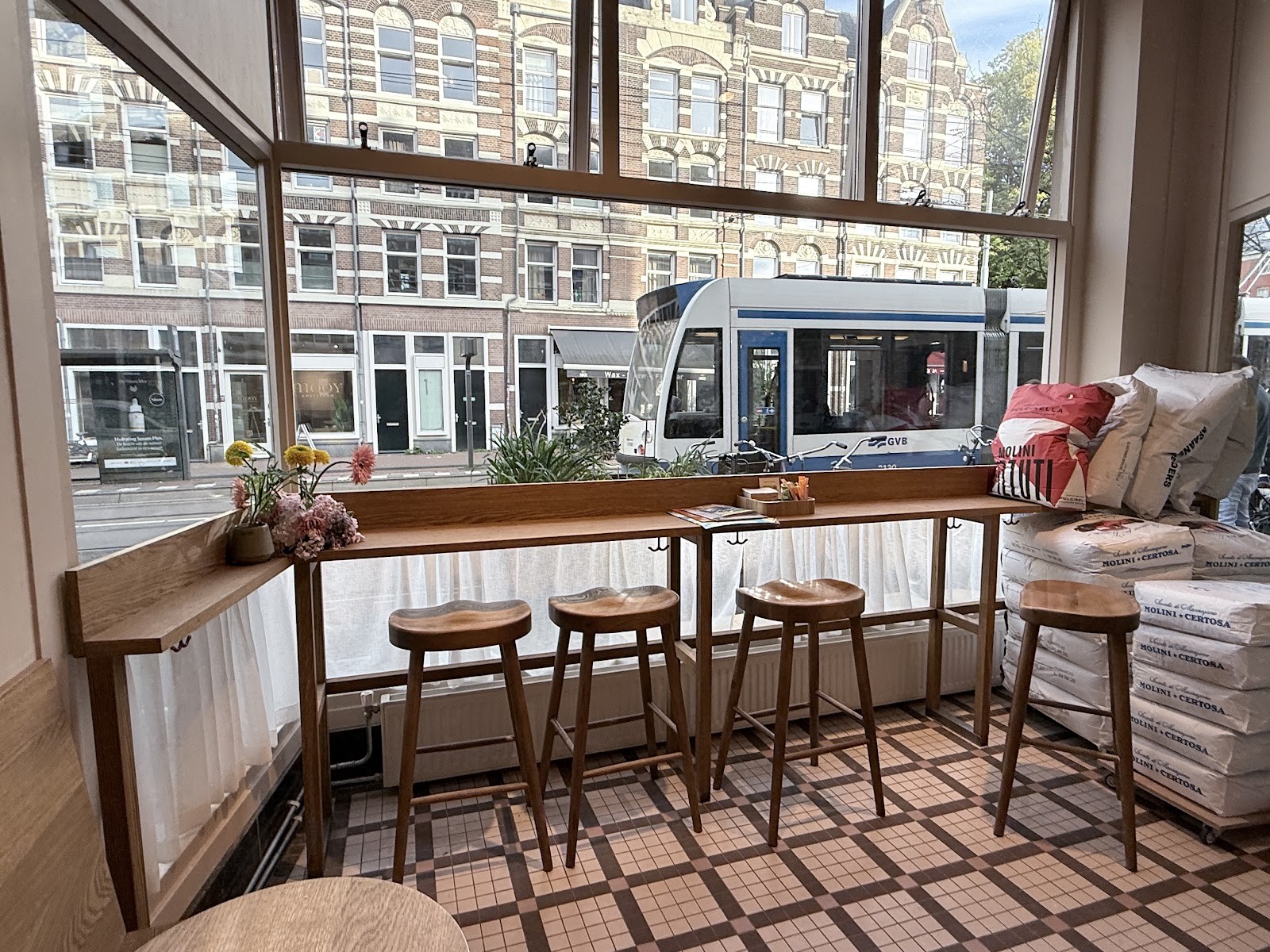 Mano Bakery: the place