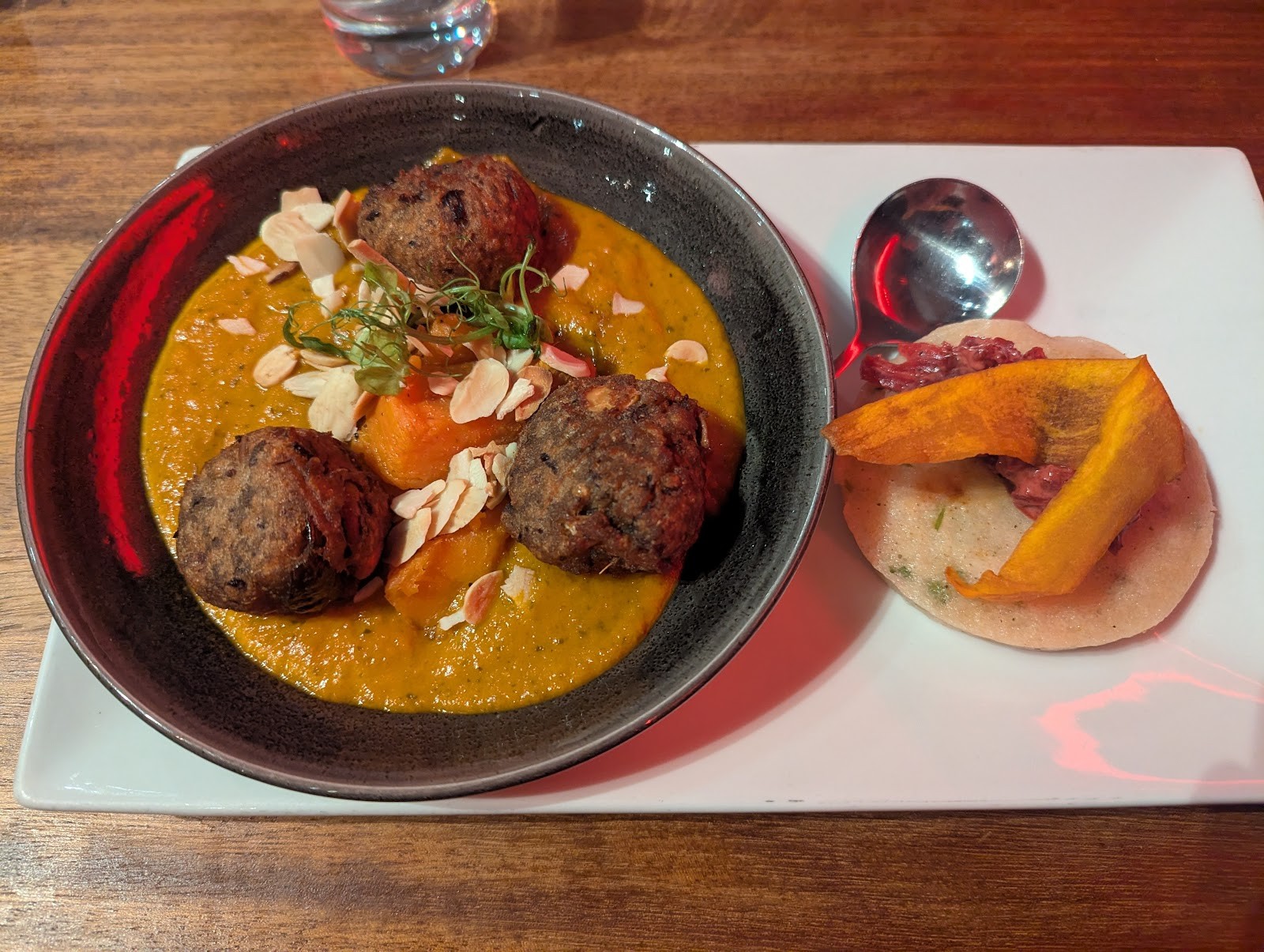 David Bann Restaurant: food & drinks