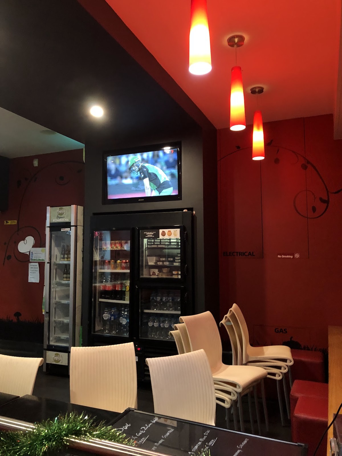 Crust Pizza Carnegie: the place