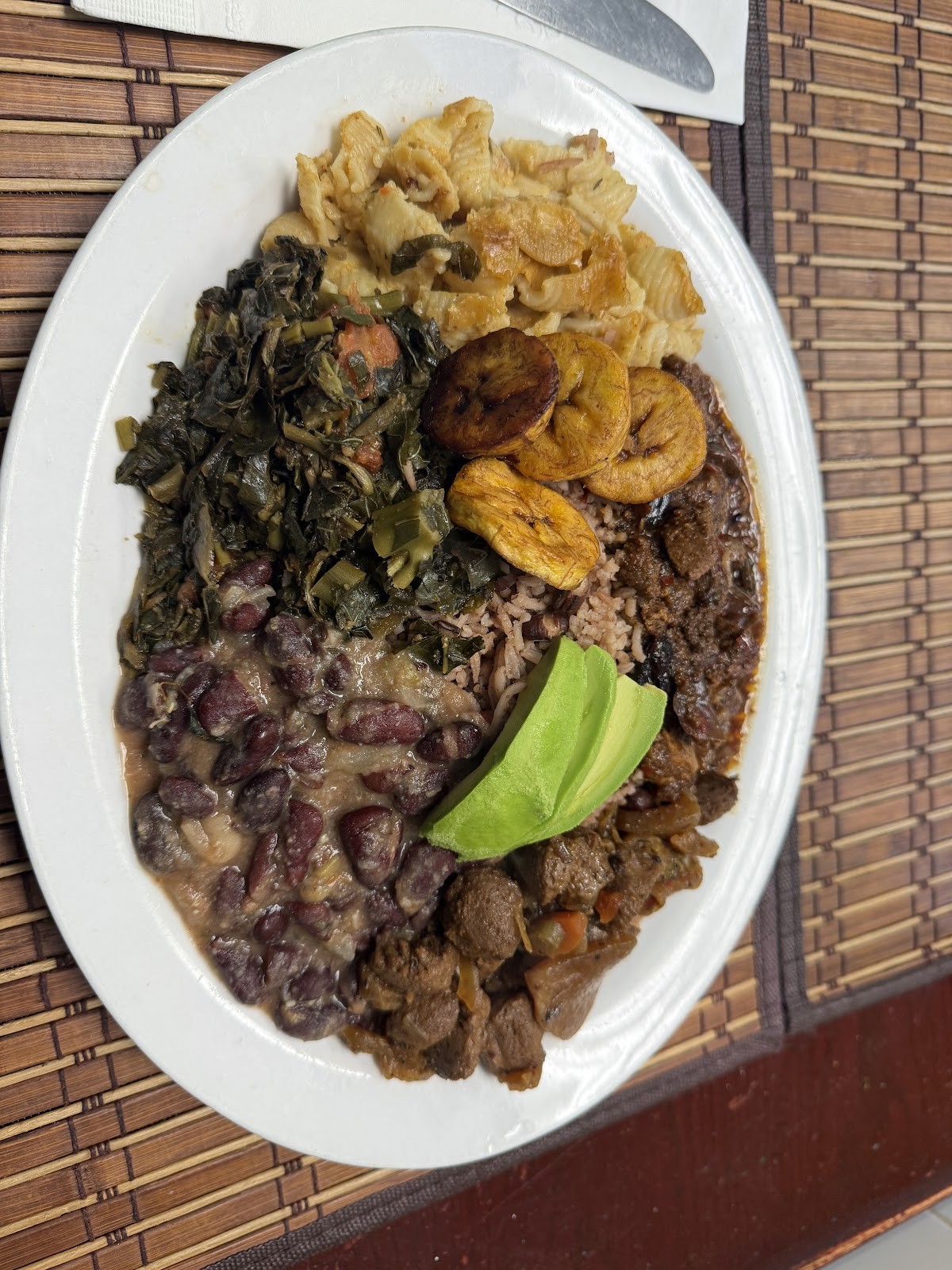 V's Caribbean Restaurant Inc.: food & drinks