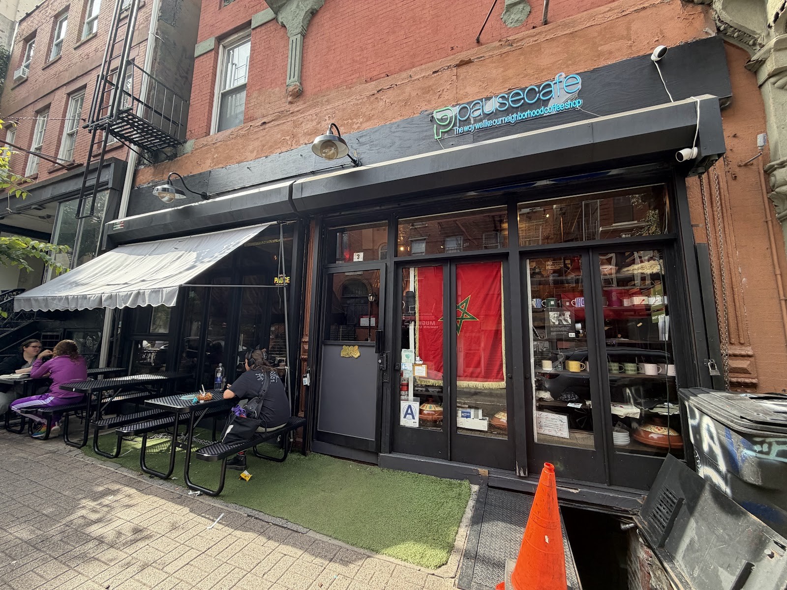 Pause Cafe: the place