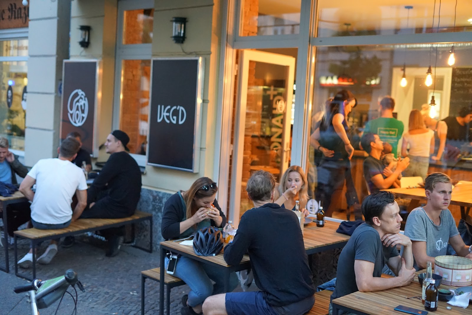 VEG'D - Vegan Burgers - F-hain: the place