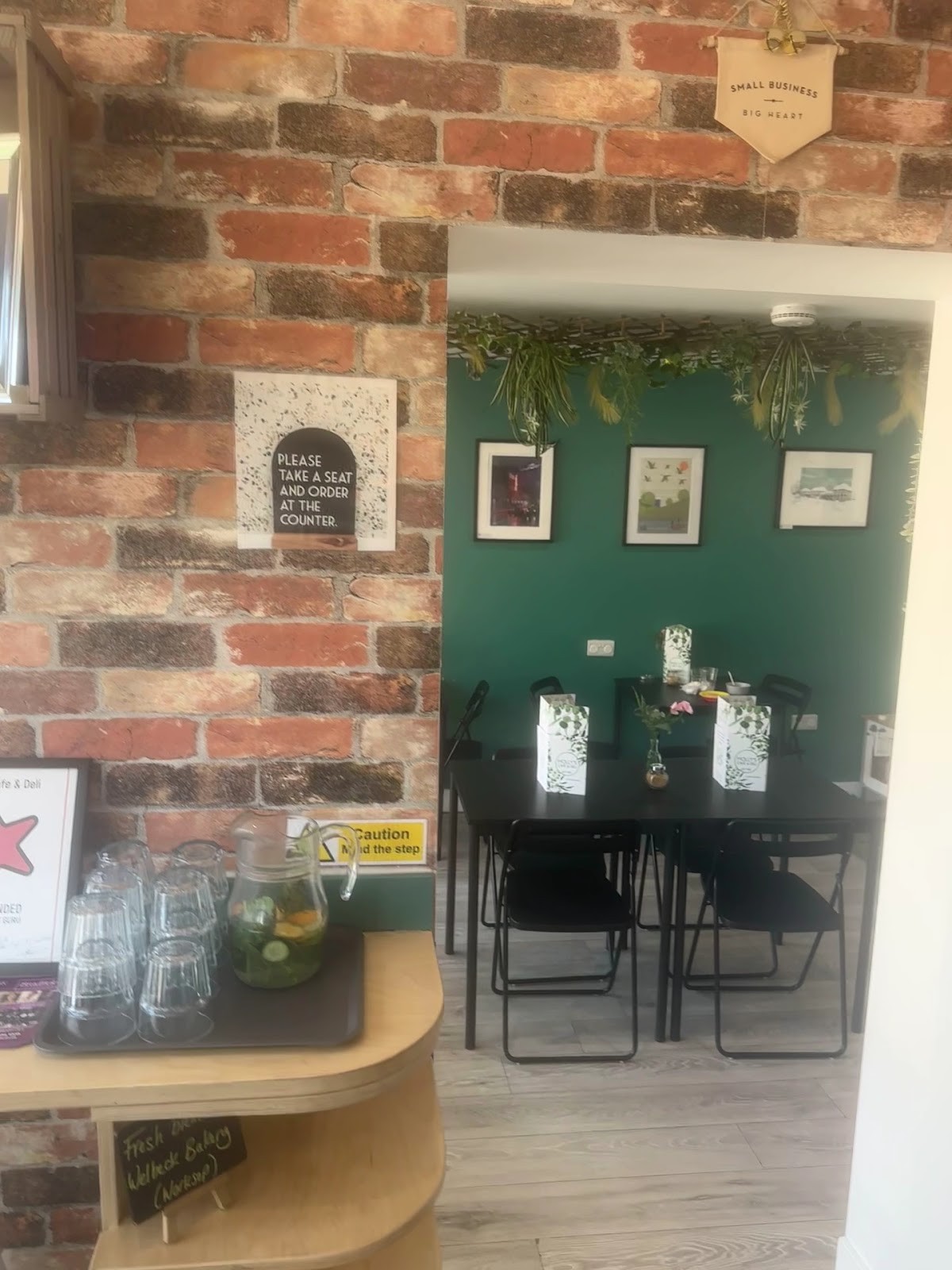 Mollys Cafe & Deli: the place