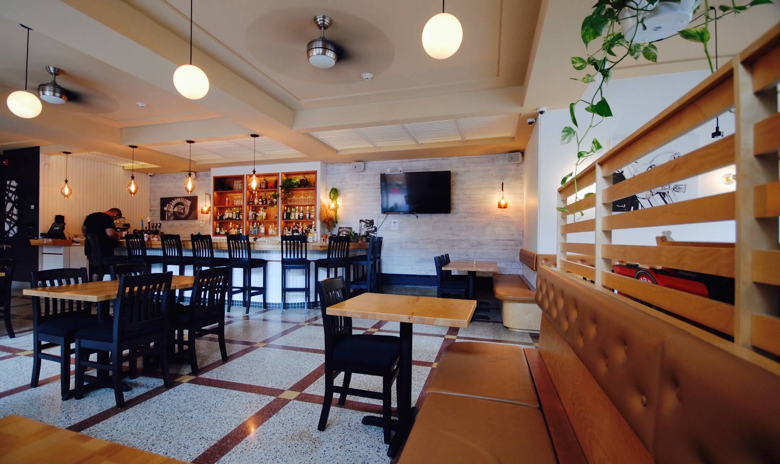 MOLLIE Bar Resto: the place