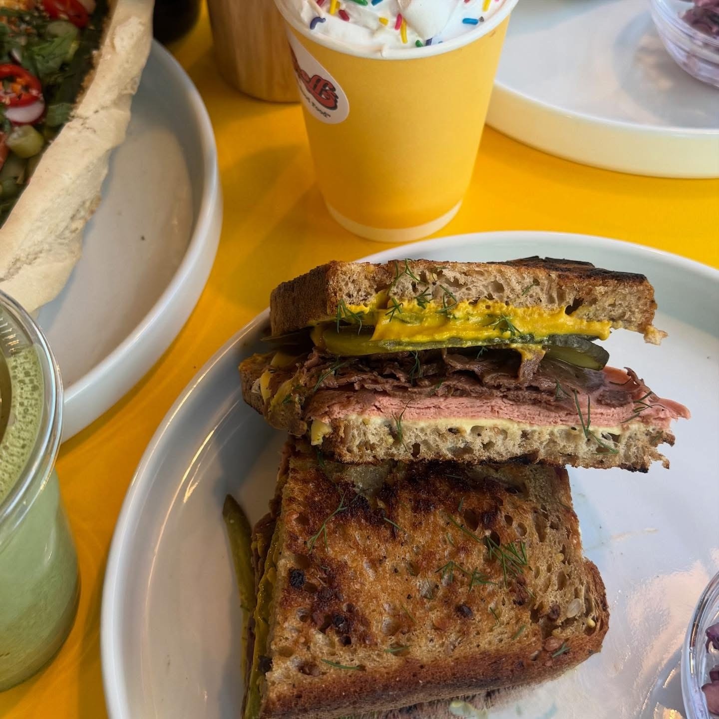 Big scoffs diner and catering: food & drinks
