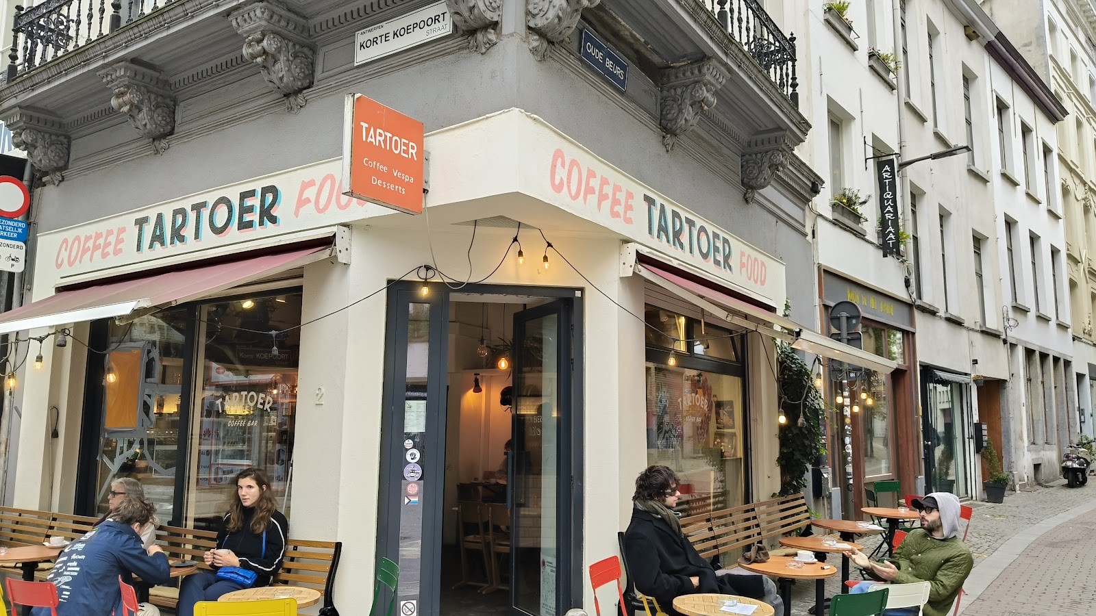Tartoer - Coffee Bar: the place