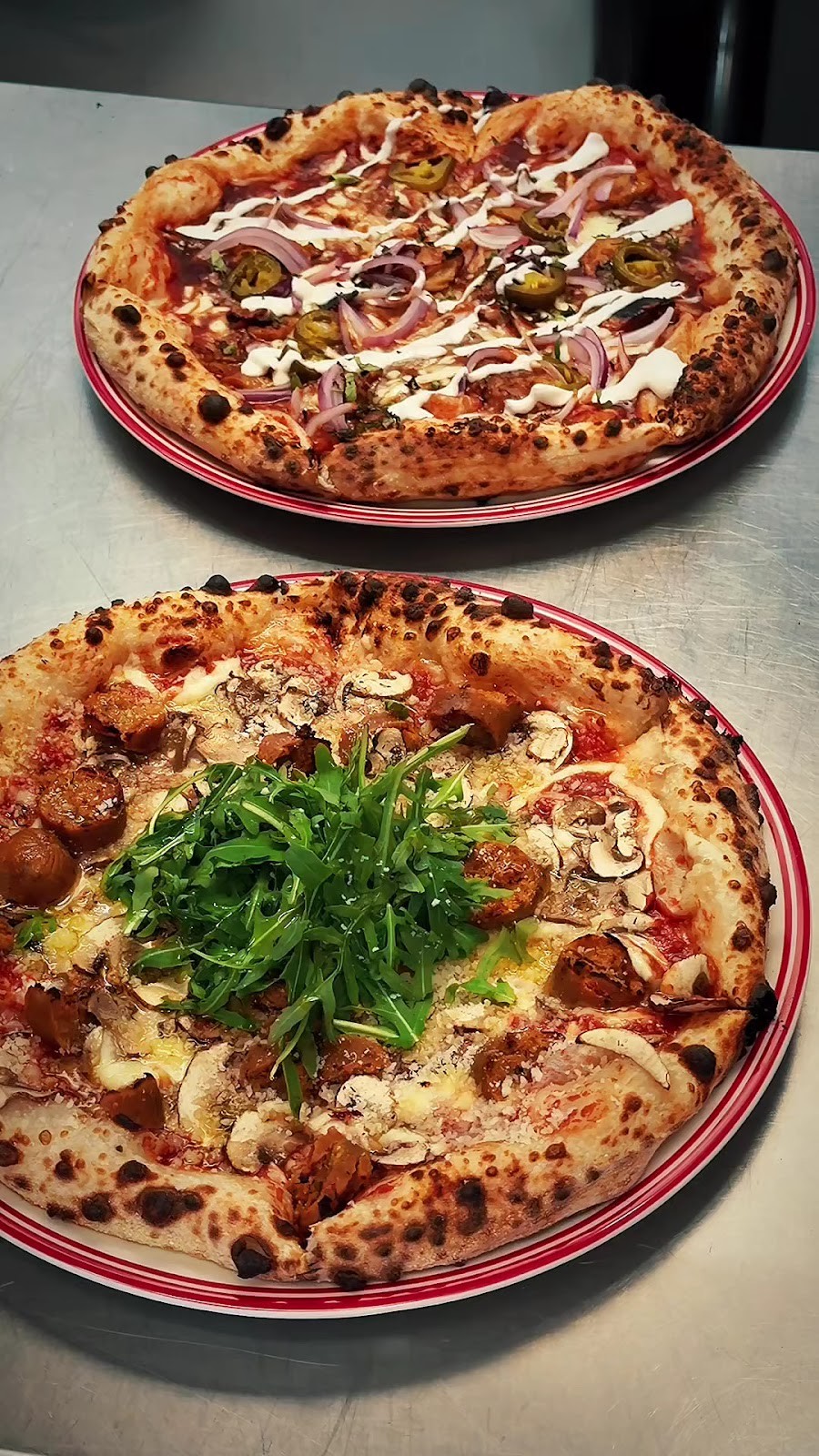 Red Sparrow Pizza: food & drinks