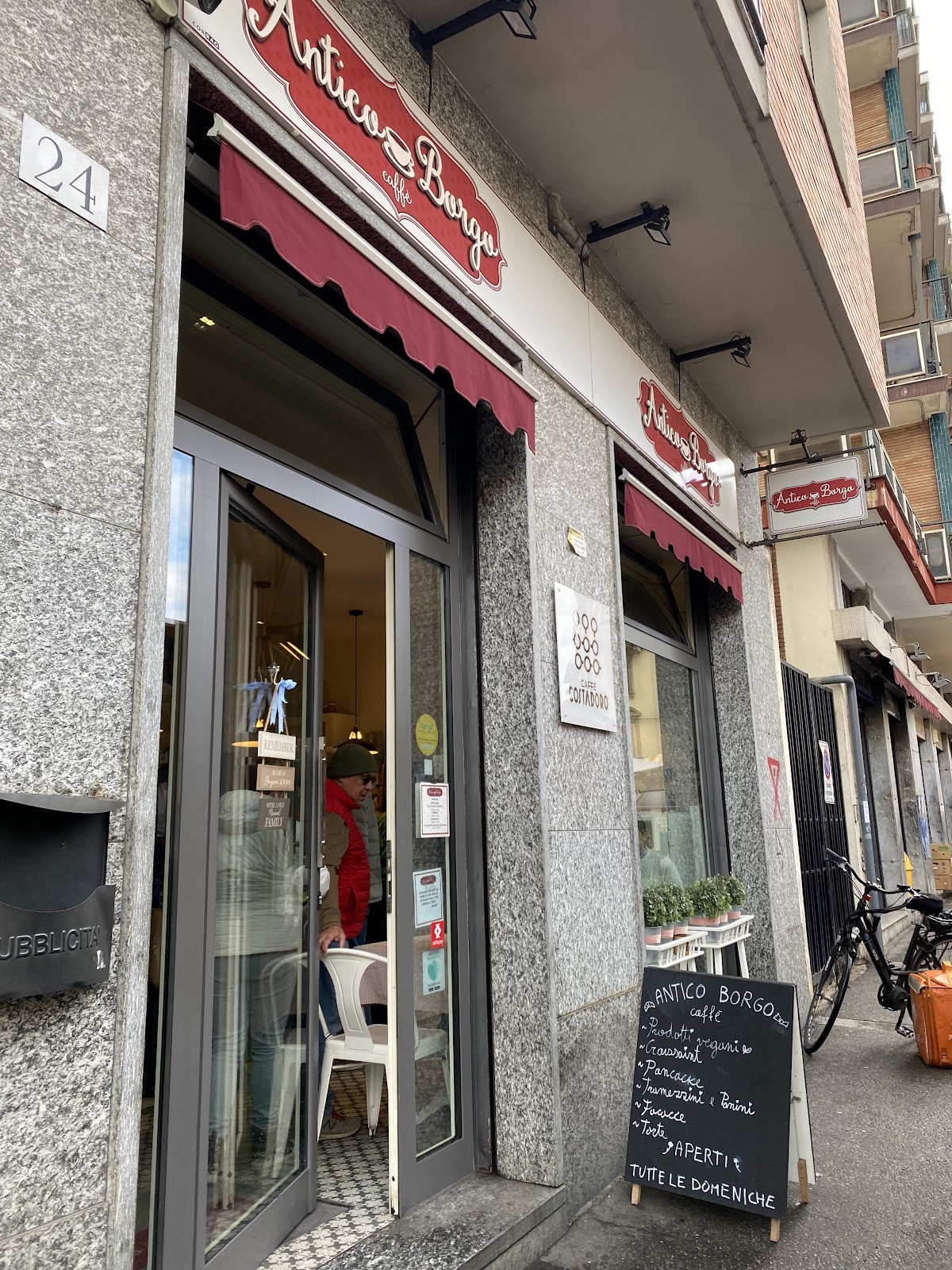 Bar Antico Borgo: the place