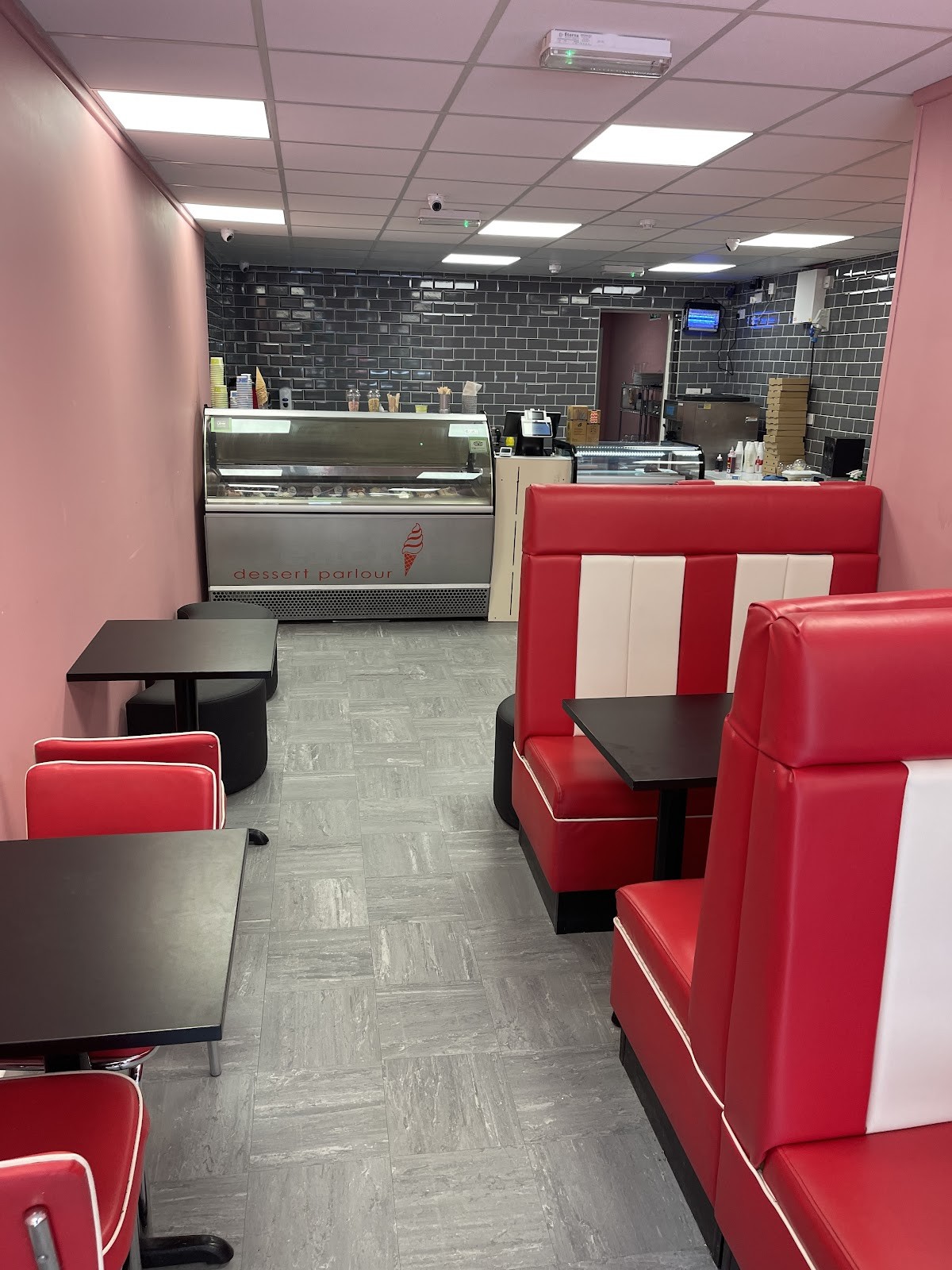 Areeshaz Dessert Café: the place