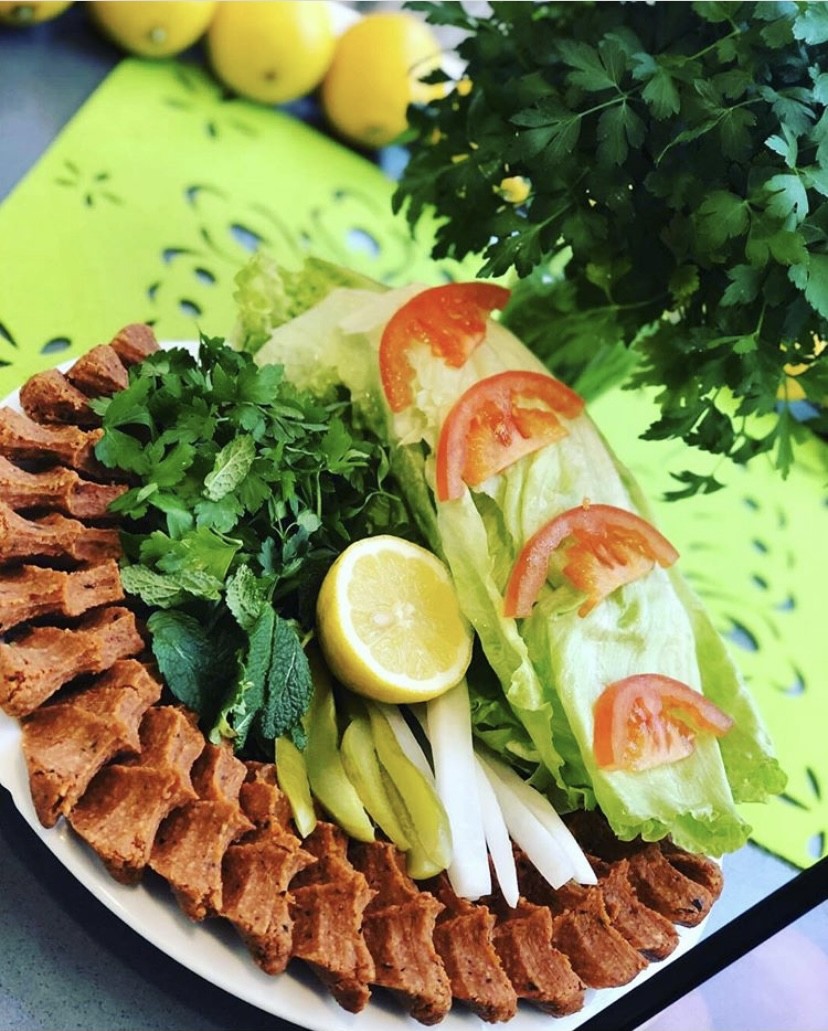 Veganland Cigköfte Köln Kalk: food & drinks