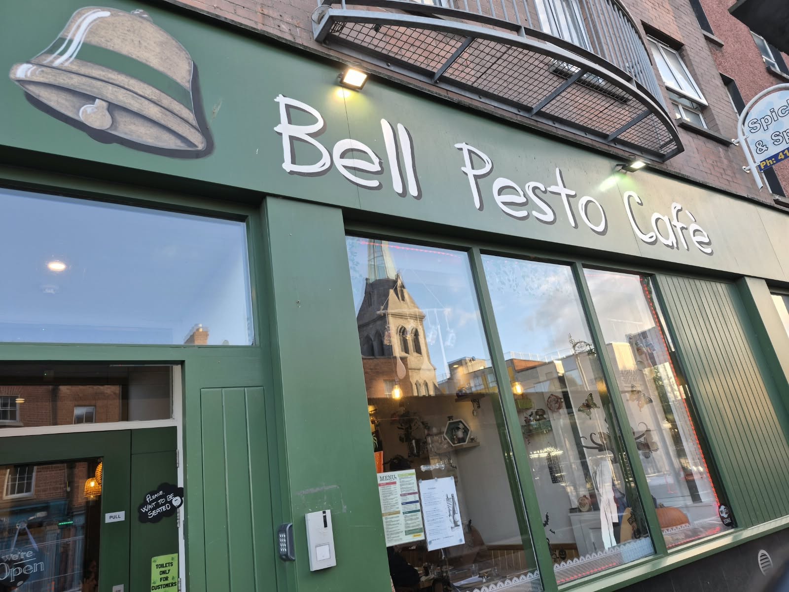 Bell Pesto Café: the place