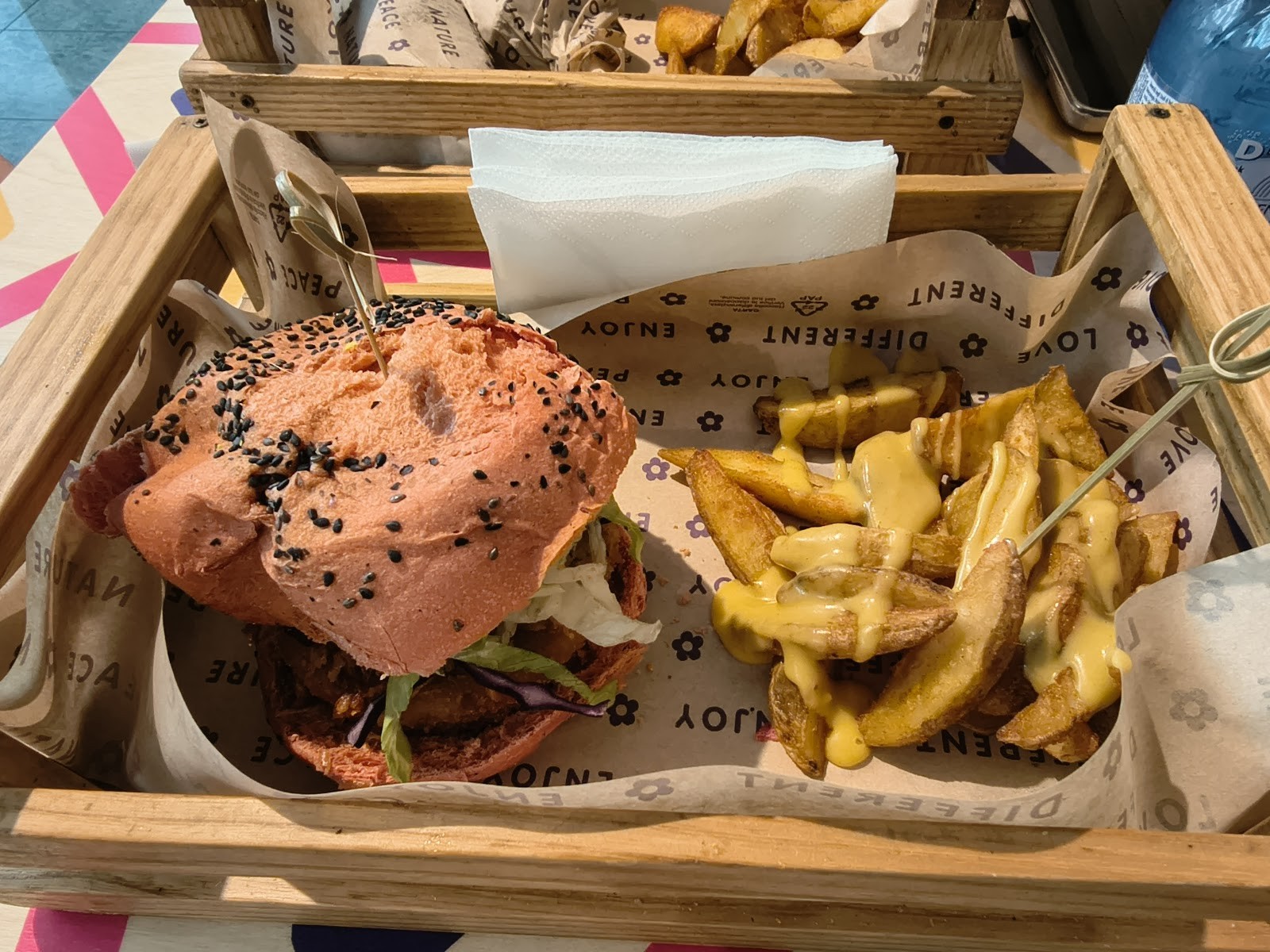 Flower Burger: food & drinks