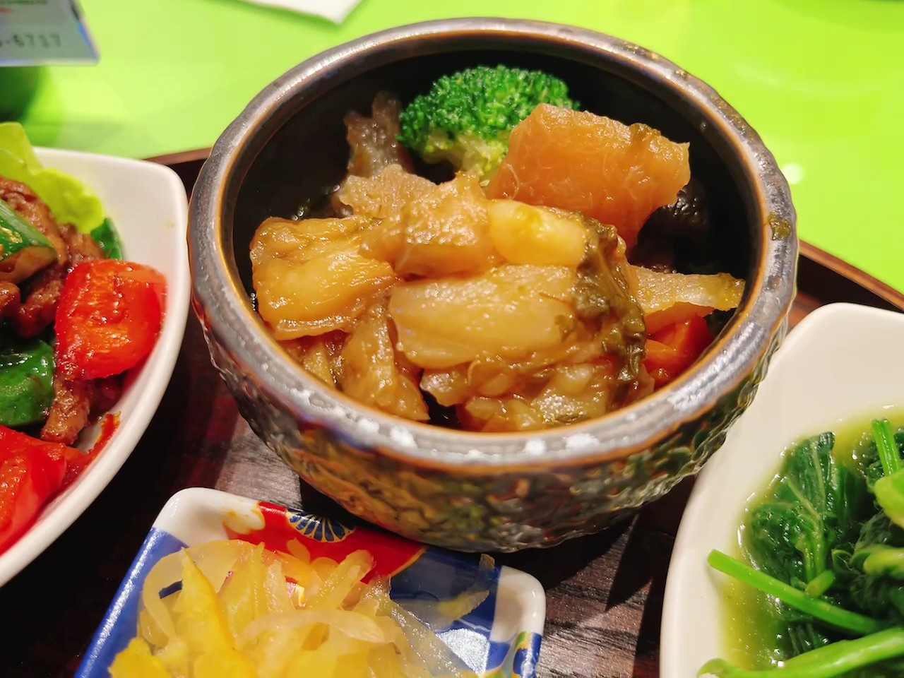 Glorious Jewel Vegetarian Cuisine: food & drinks