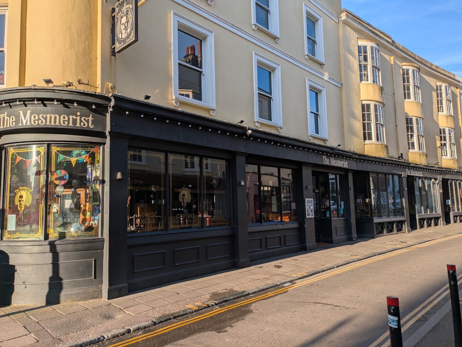 Mesmerist: the place