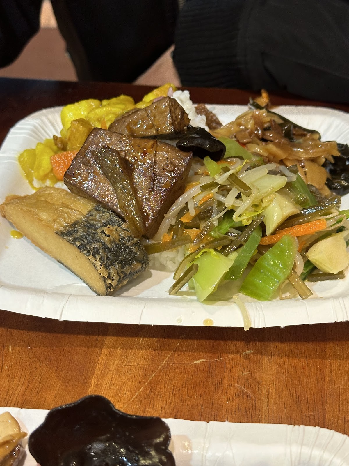Fú Jù SùShí Guǎn 福聚素食館: food & drinks