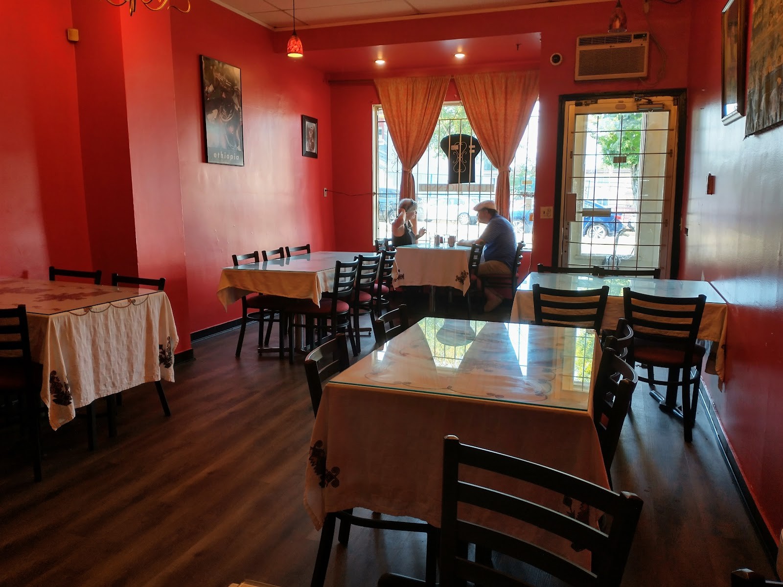 Fassil Restaurant: the place