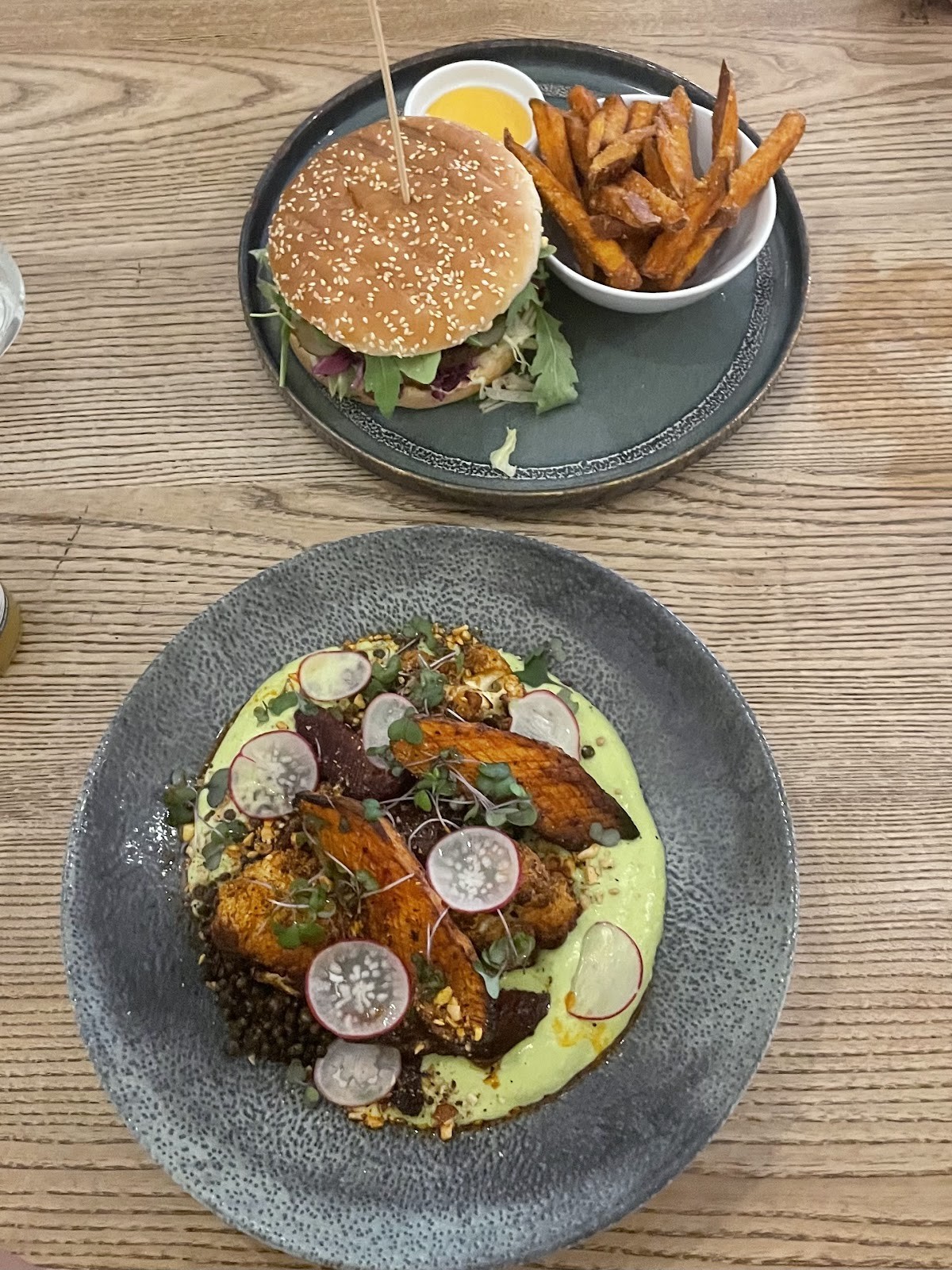 Pastva: food & drinks