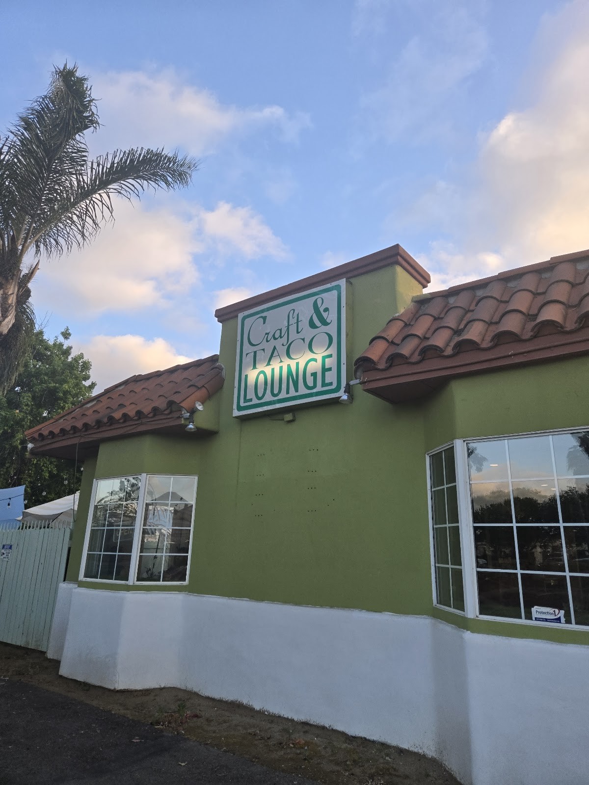 Craft and Taco Lounge: the place
