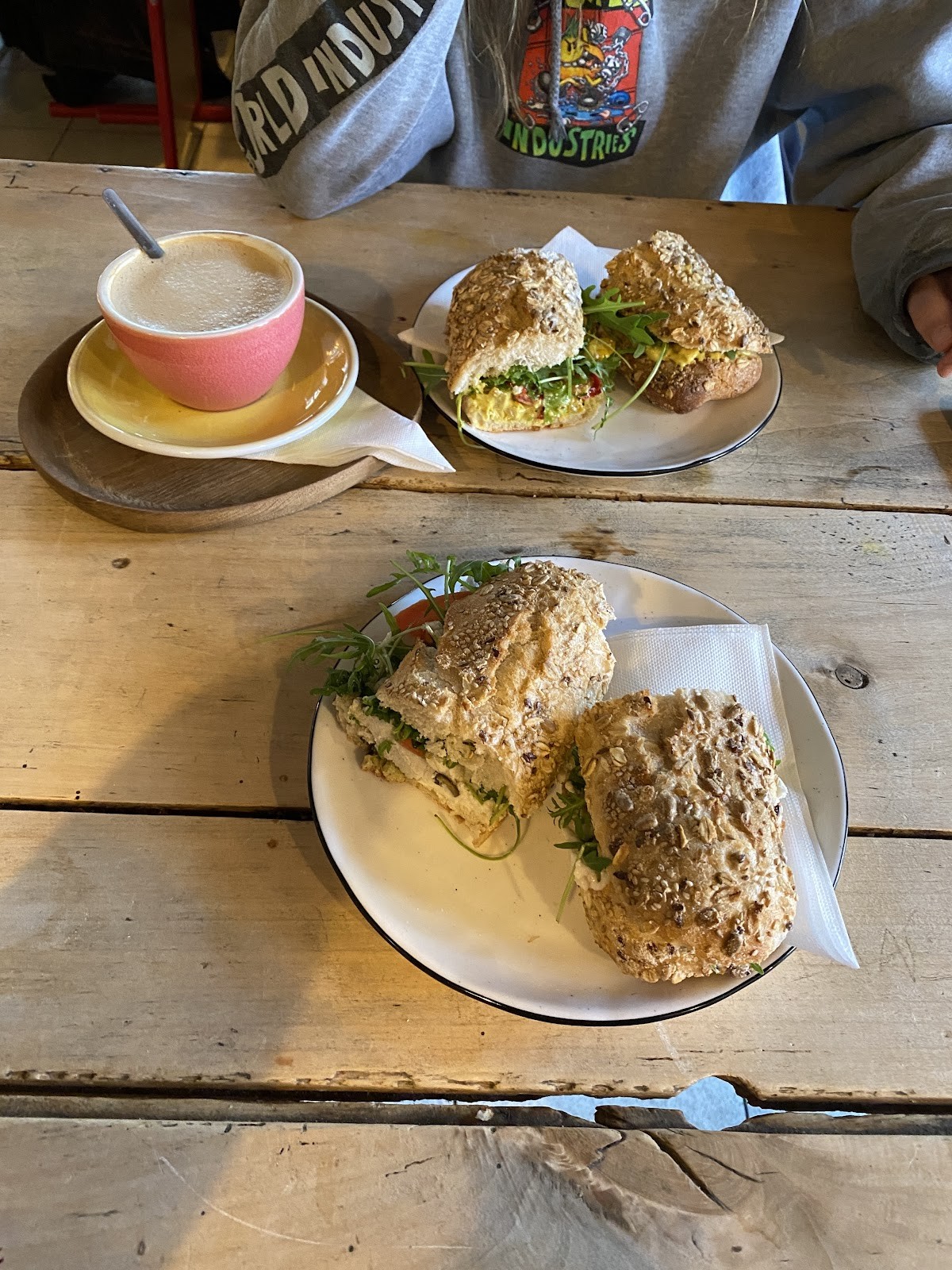 Ludo Cafe: food & drinks