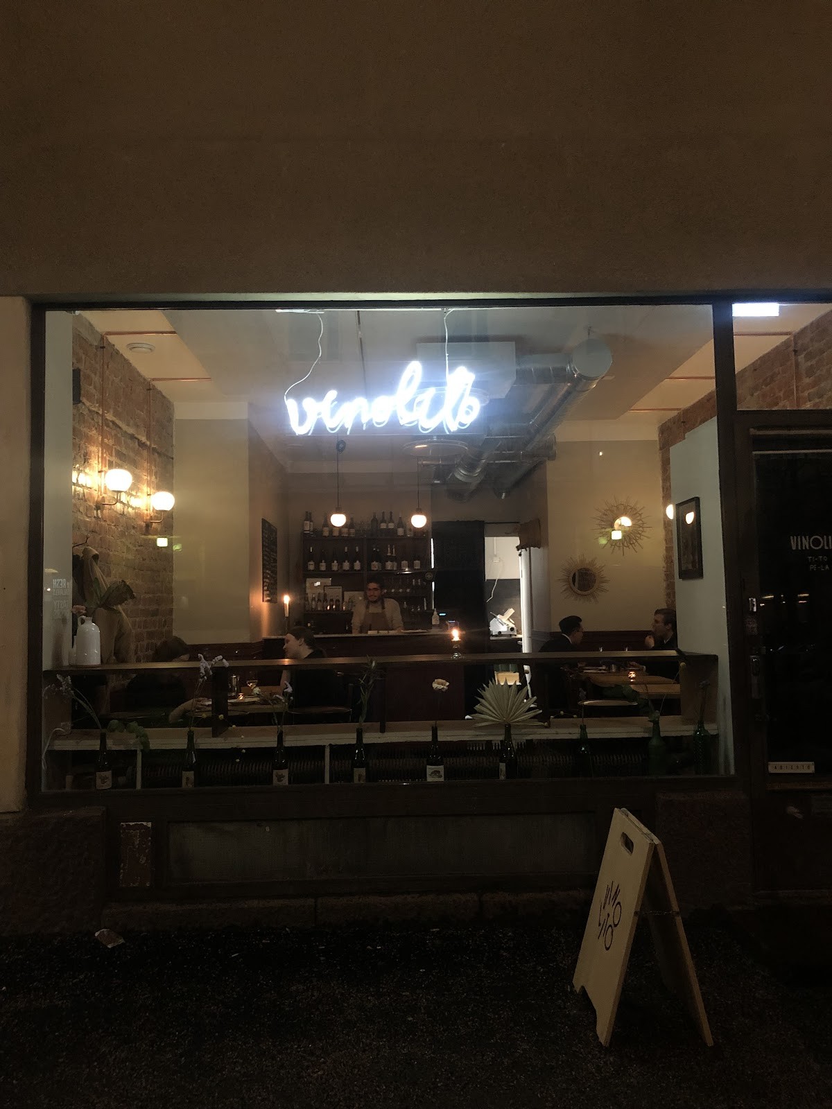 Vinolito Wine & Tapas: the place