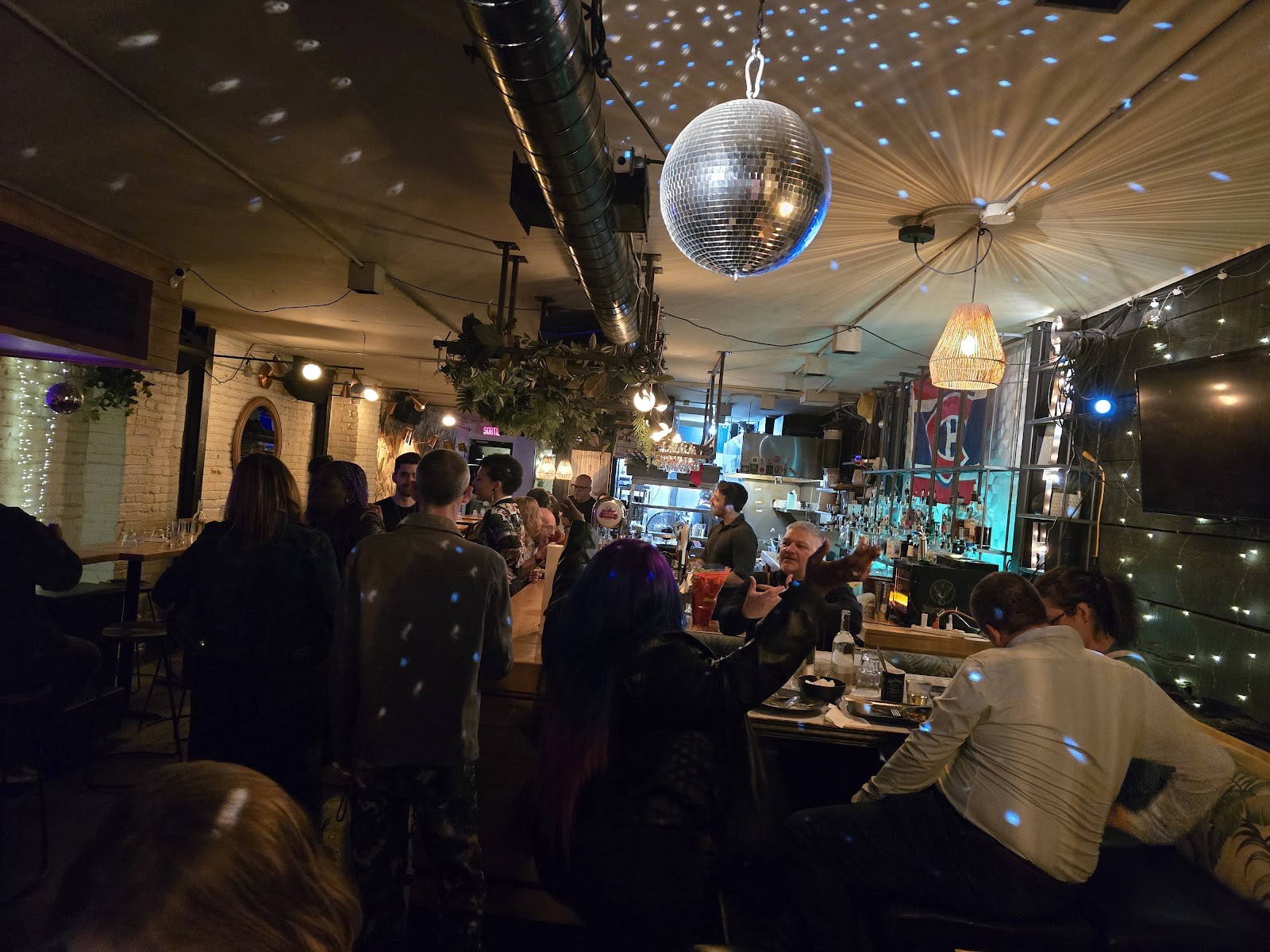 Madame Smith: the place