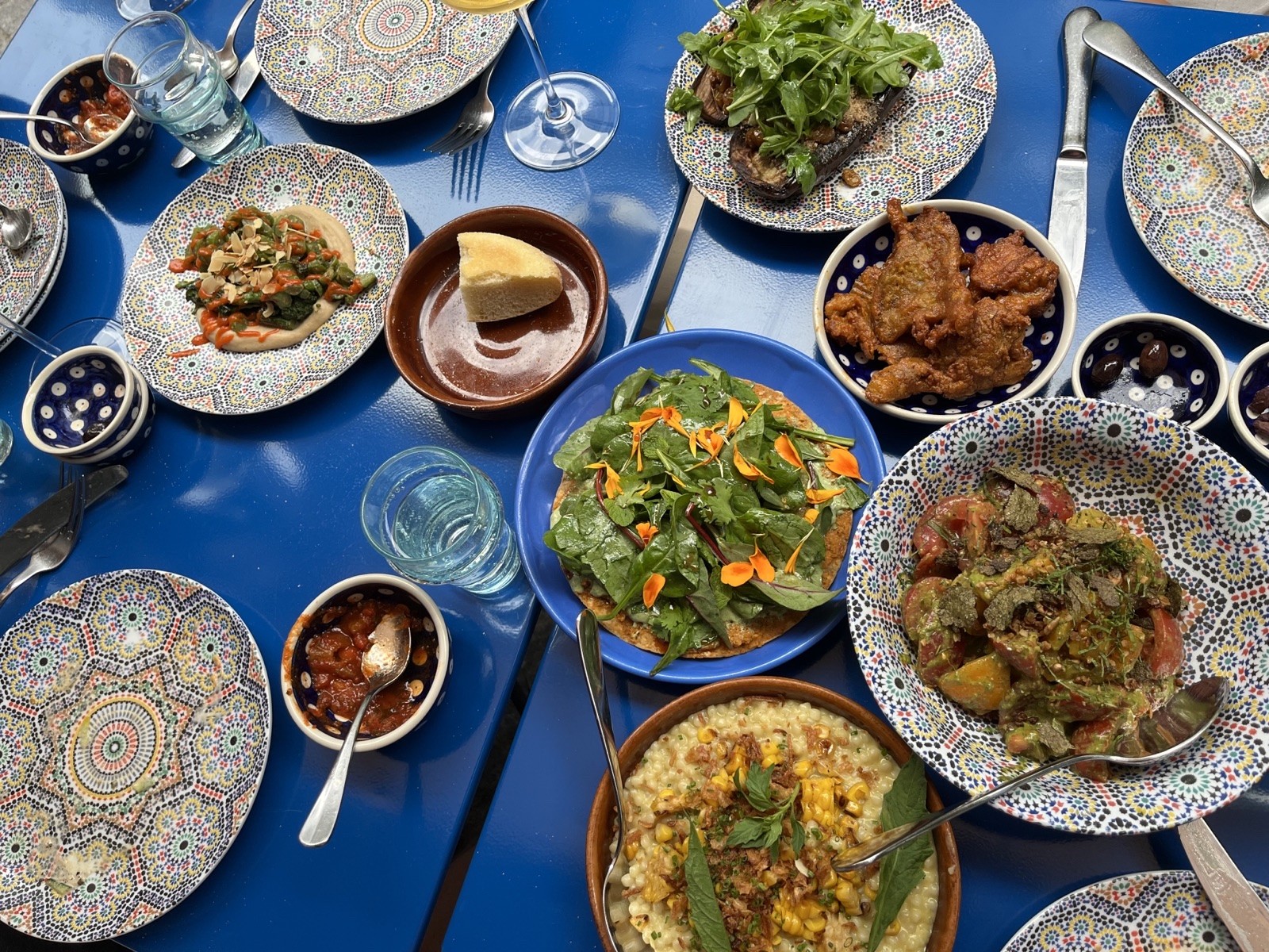 DAR Restaurant & Cocktail Bar: food & drinks
