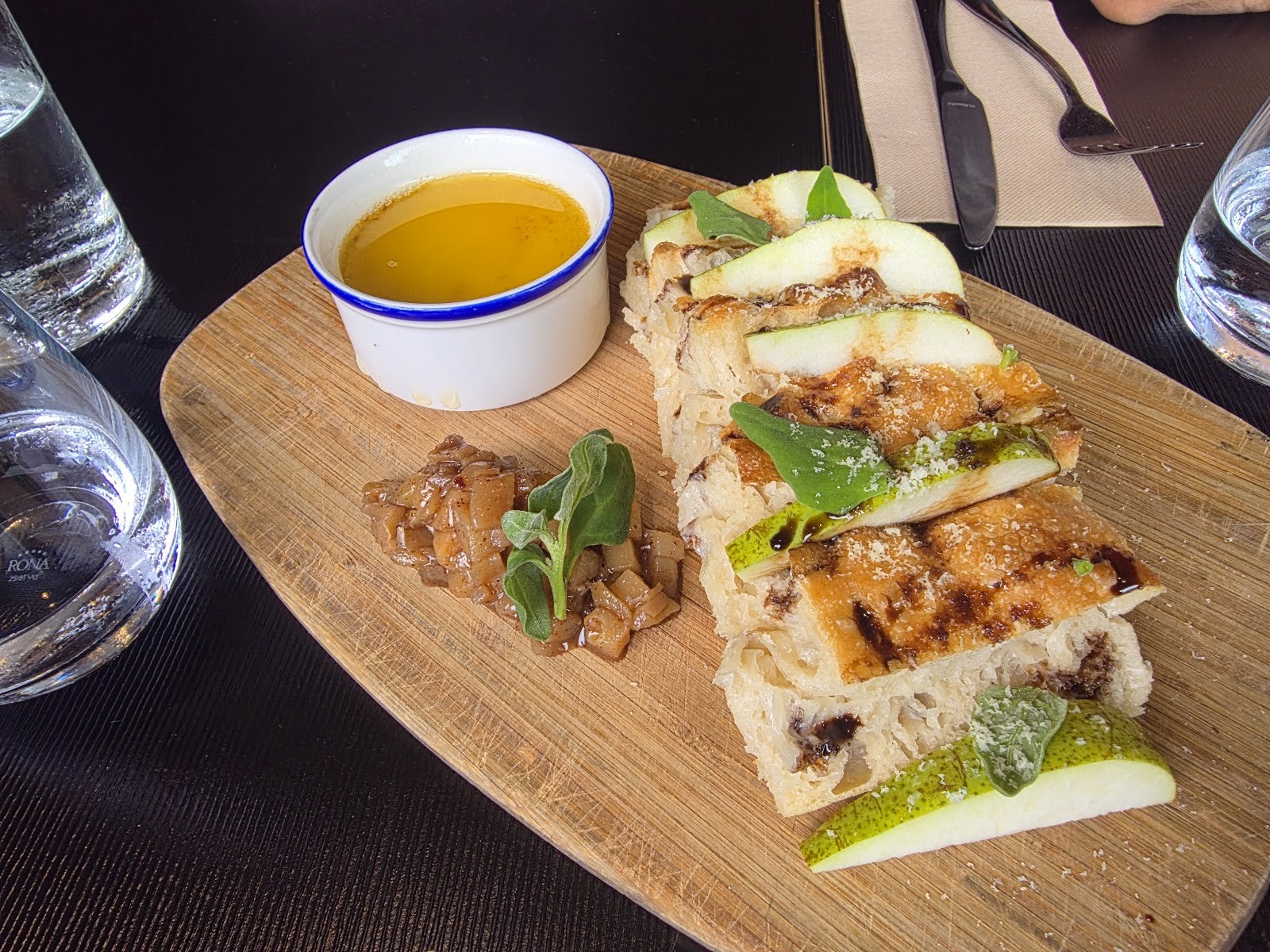Green Man's Arms: food & drinks