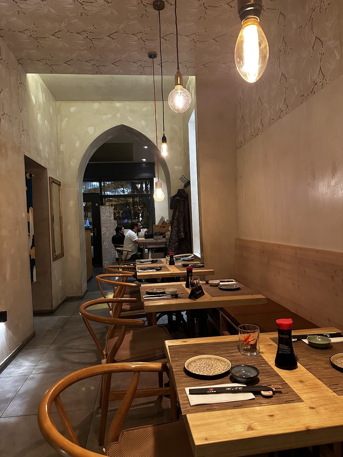 SAKURA Sushi Café: the place