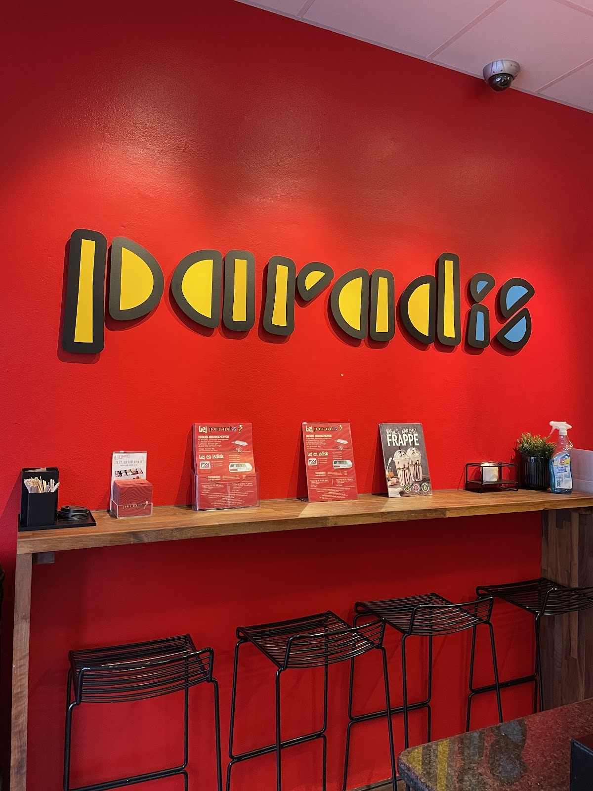 Paradis: the place