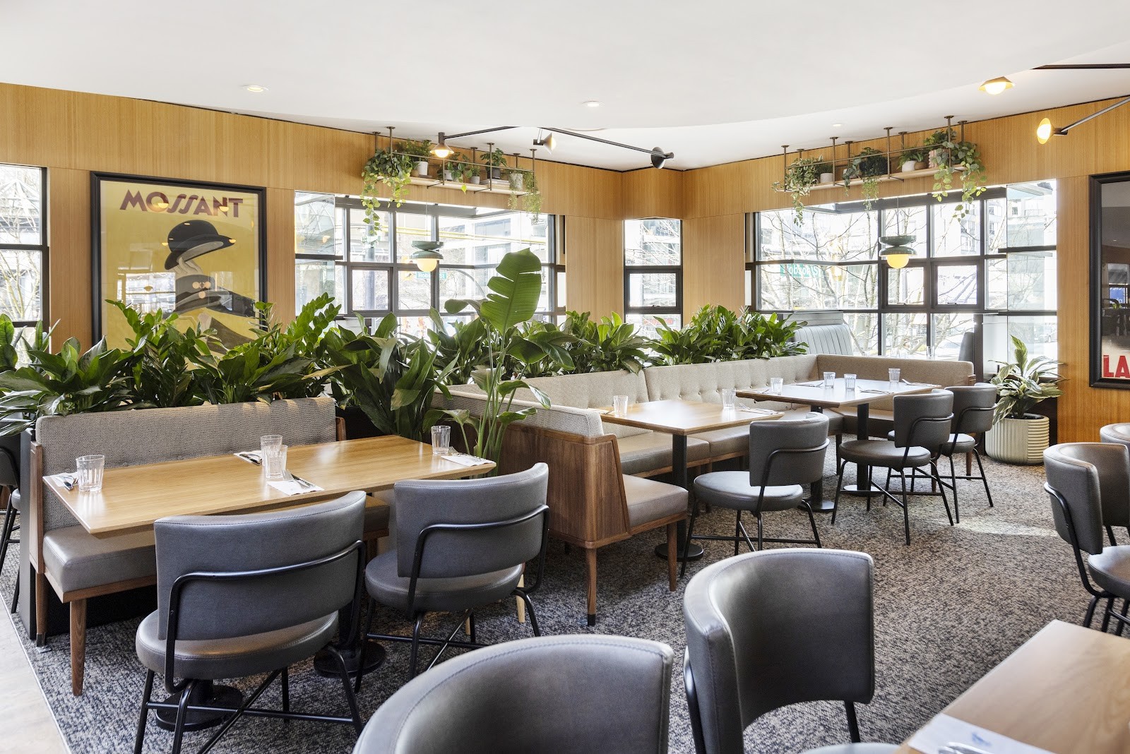 Earls Kitchen + Bar: the place