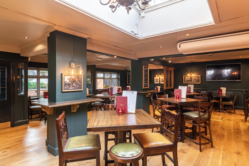 The Railway Tavern: the place