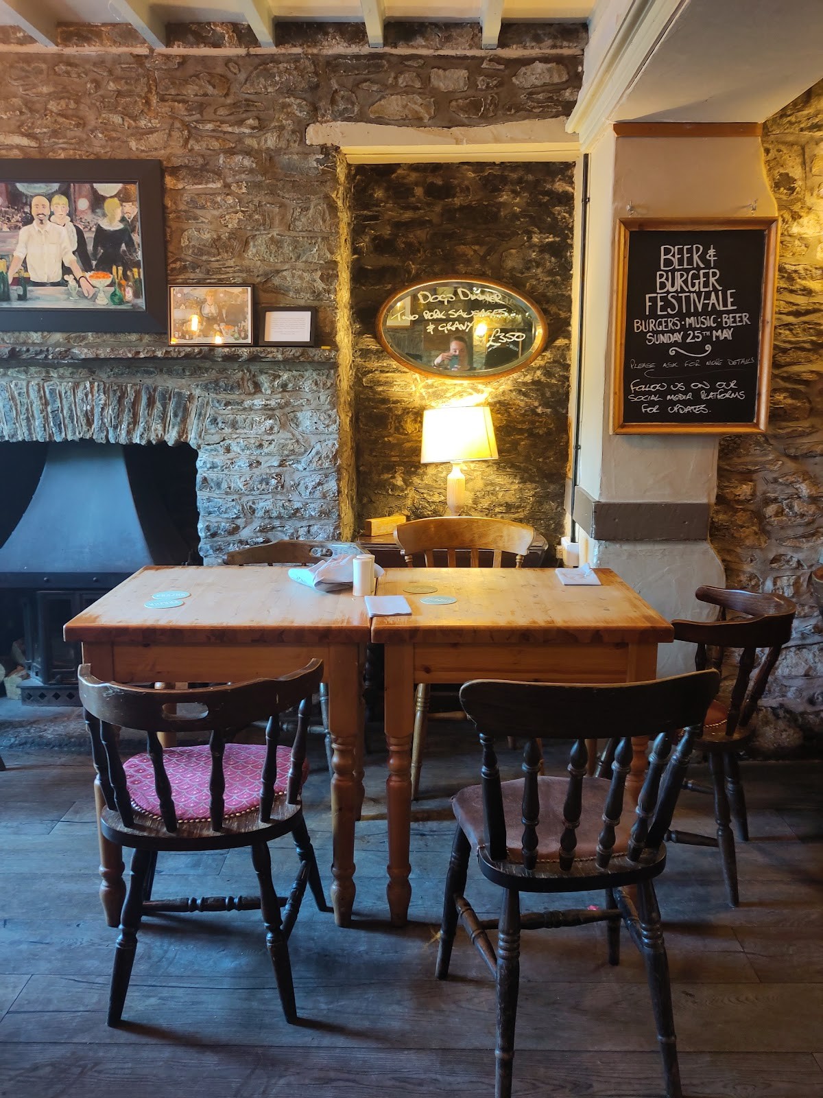 The Gwaelod y Garth Inn: the place