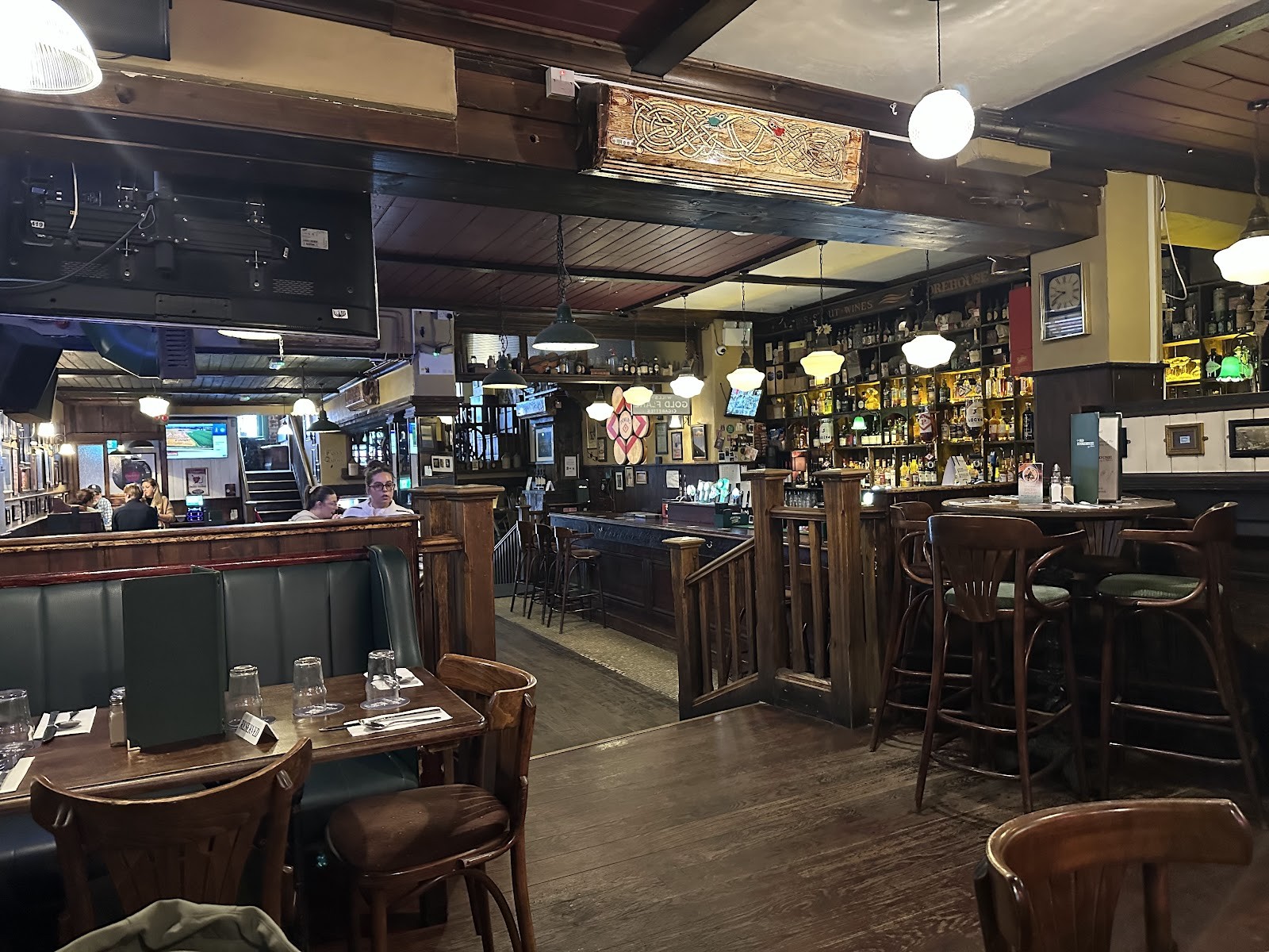 The Old Storehouse Bar and Restaurant: the place
