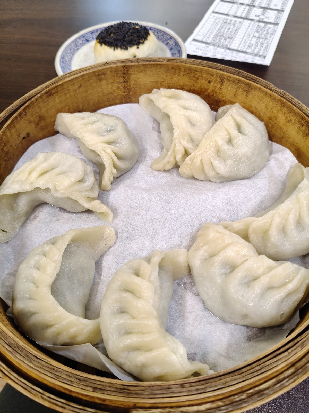 Xuelihong Vegetarian Dim Sum 雪裏紅素食點心 永春店: food & drinks