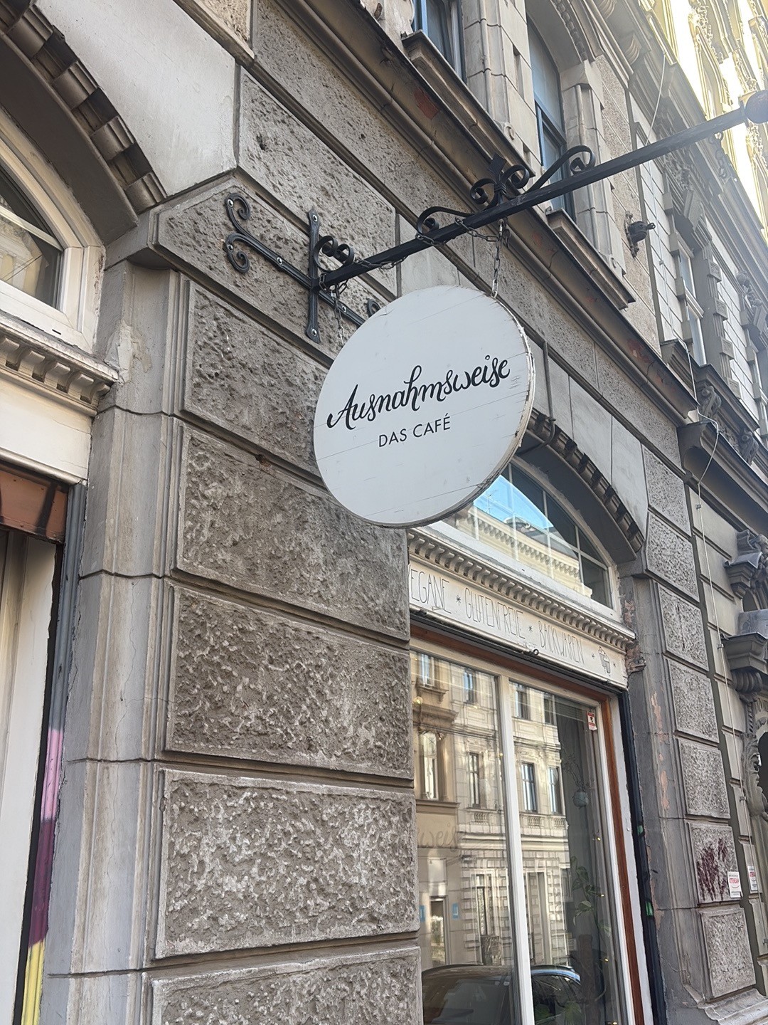 ausnahmsweise - Café für vegane, glutenfreie Kuchen: the place