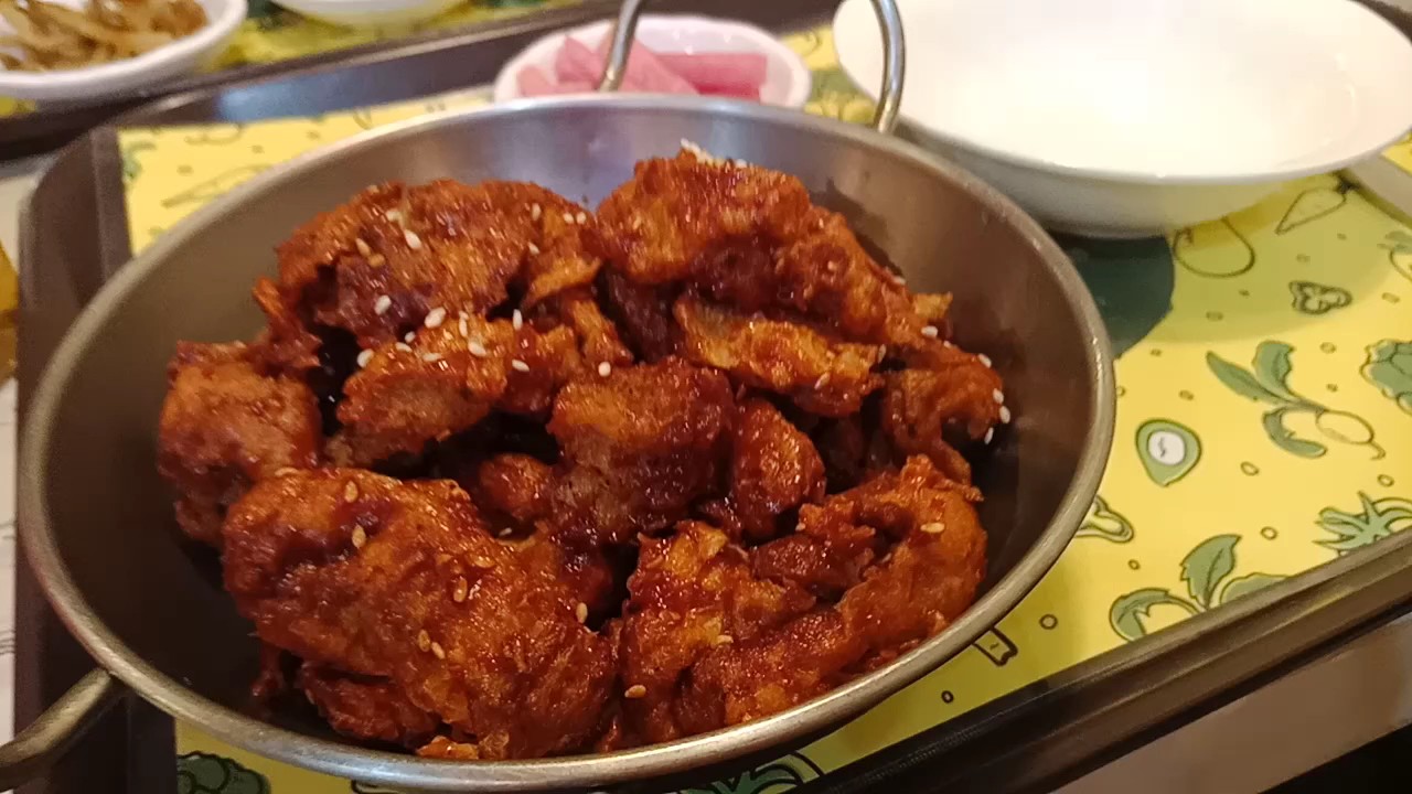 Loving Hut Cafe: food & drinks