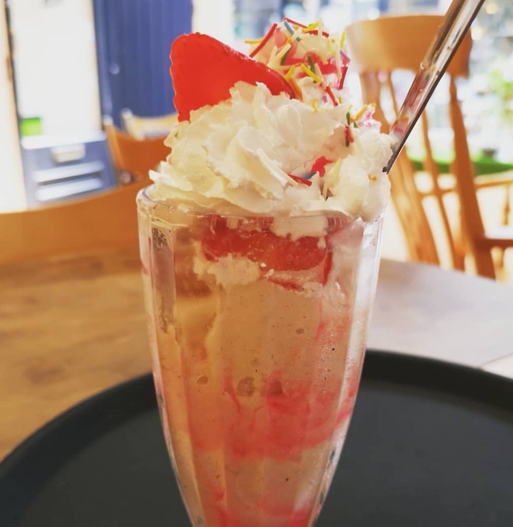 Aubergine Café: food & drinks