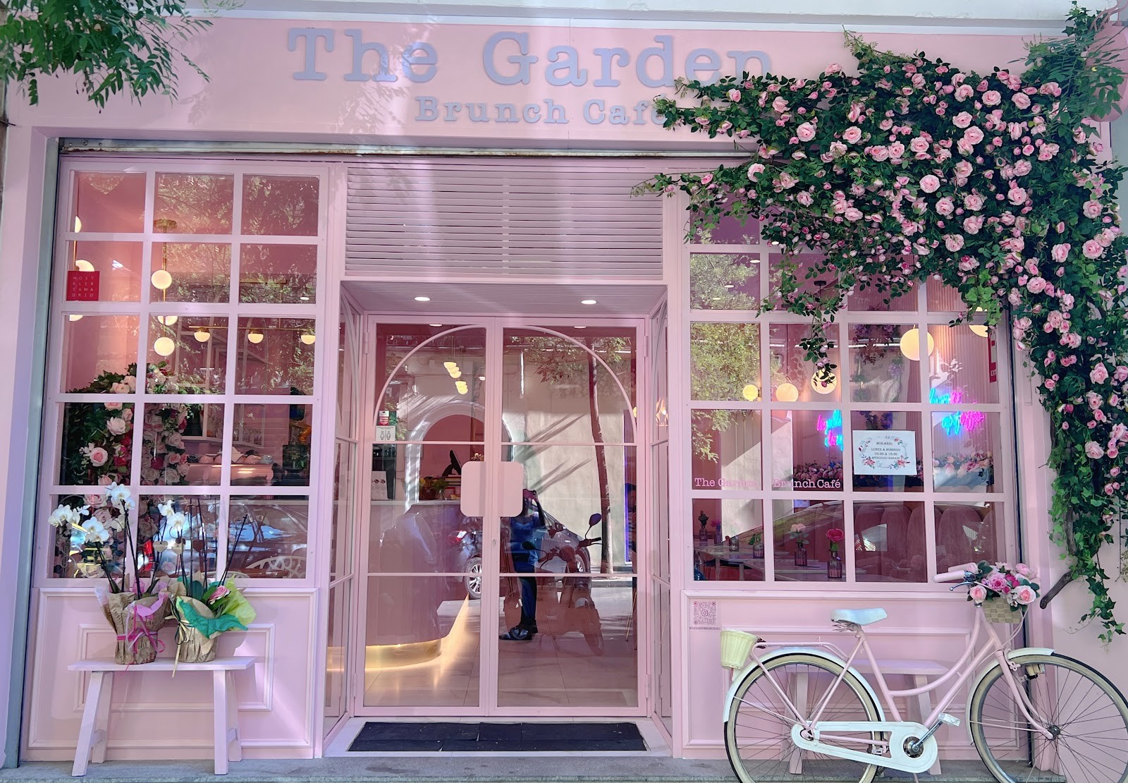 The Garden Brunch Café: the place